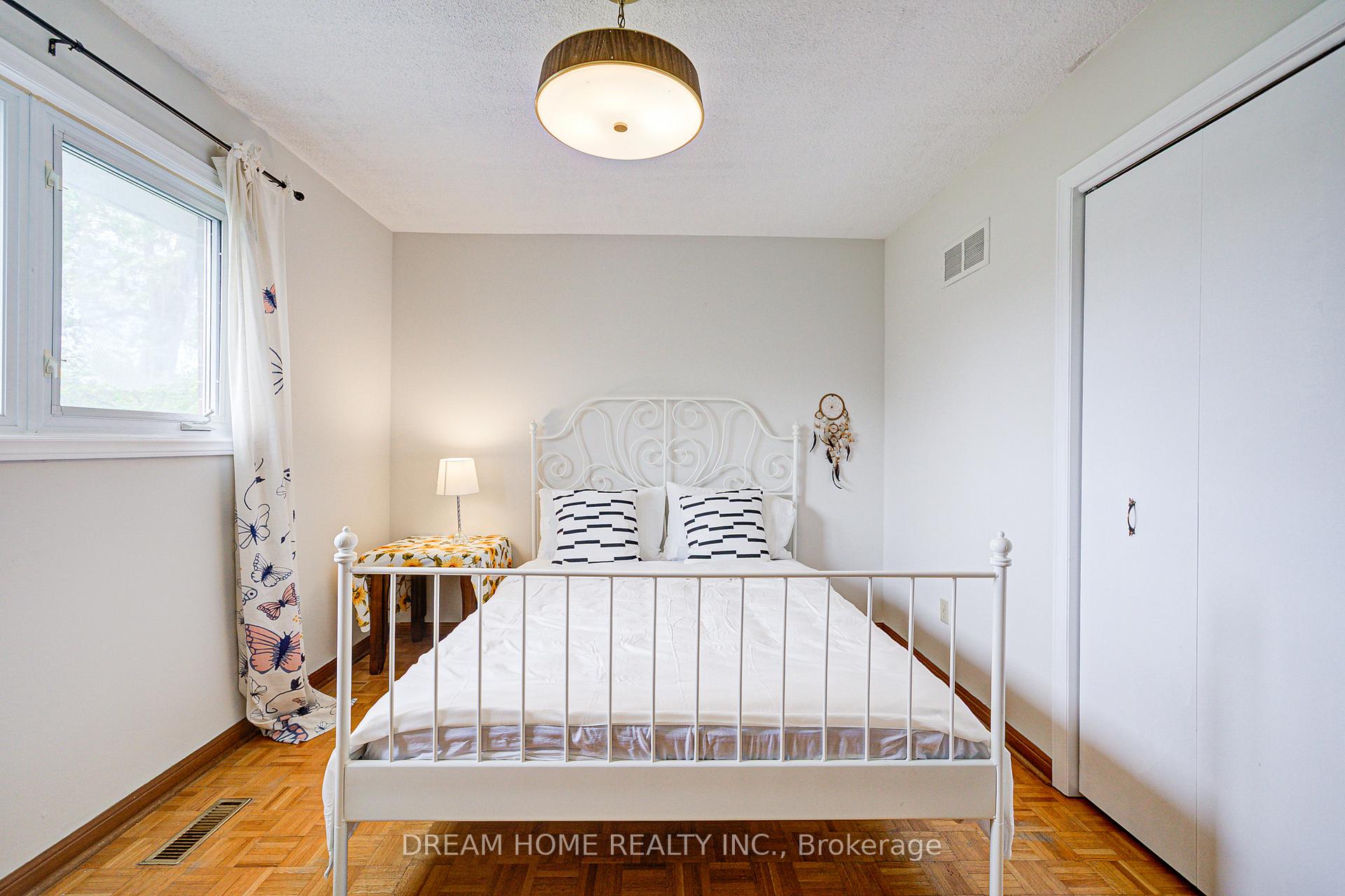 Photo 22 of 98 Weldrick Road W, Richmond Hill, North Richvale — HOMEH