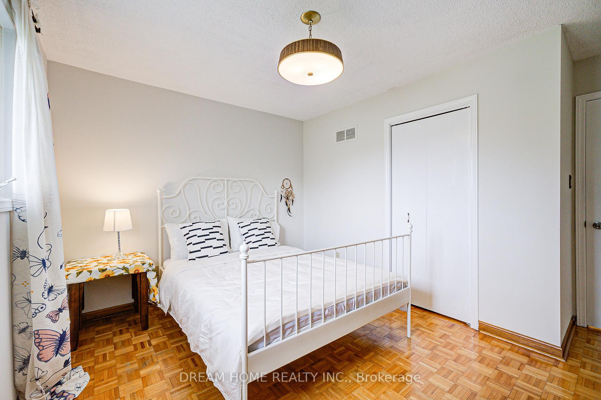 Photo 23 of 98 Weldrick Road W, Richmond Hill, North Richvale — HOMEH