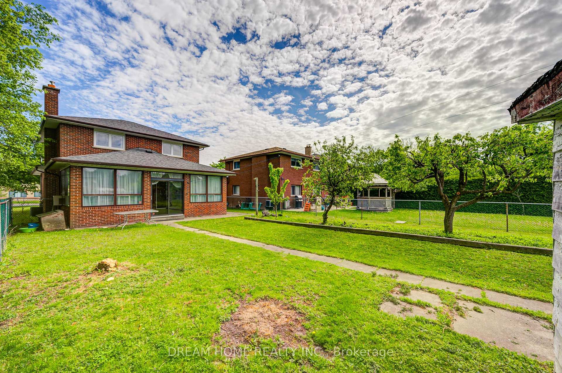 Photo 26 of 98 Weldrick Road W, Richmond Hill, North Richvale — HOMEH