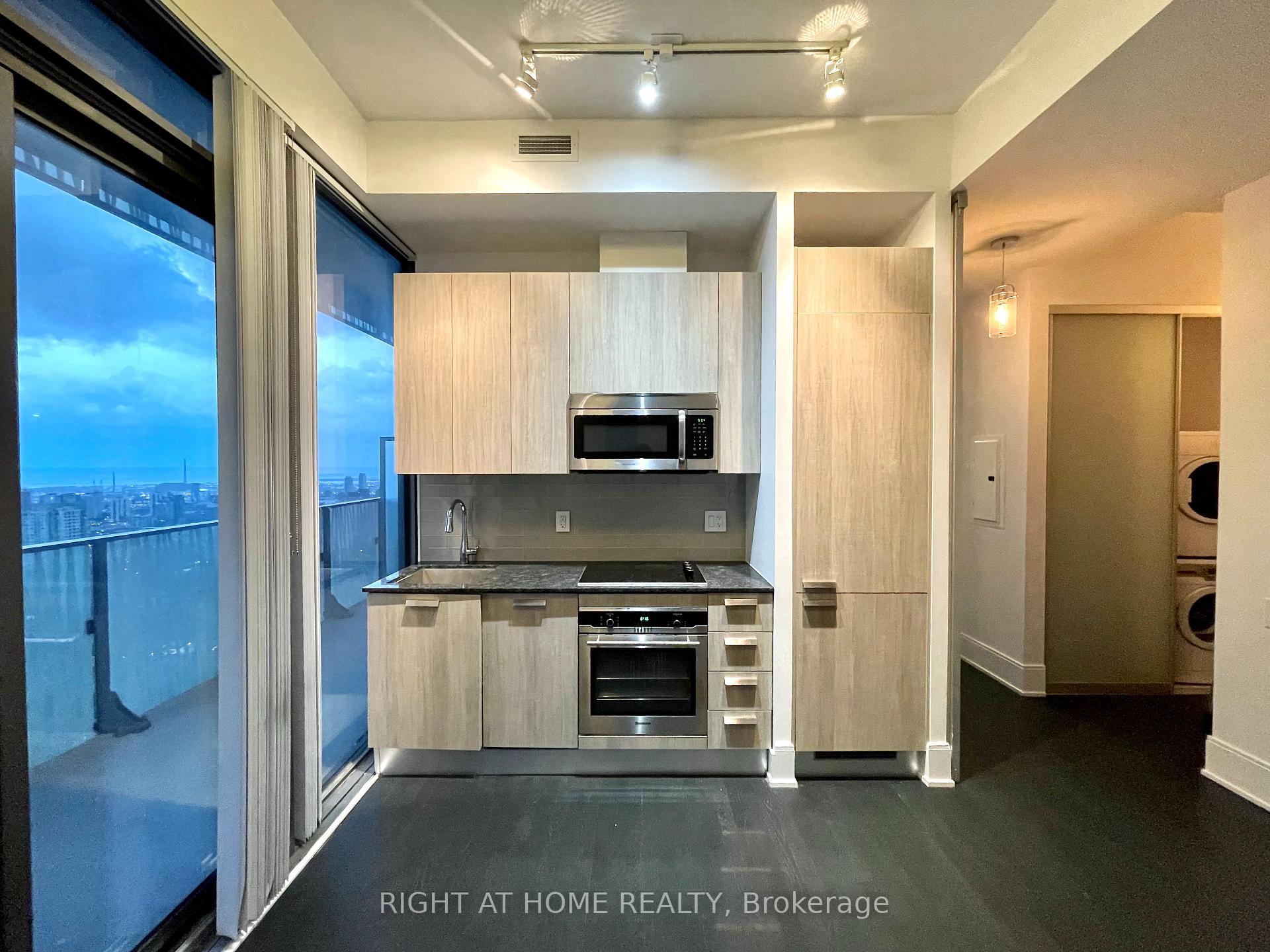 Photo 8 of Unit PH5201, 42 Charles Street E, Toronto, Church-Yonge Corridor — HOMEH
