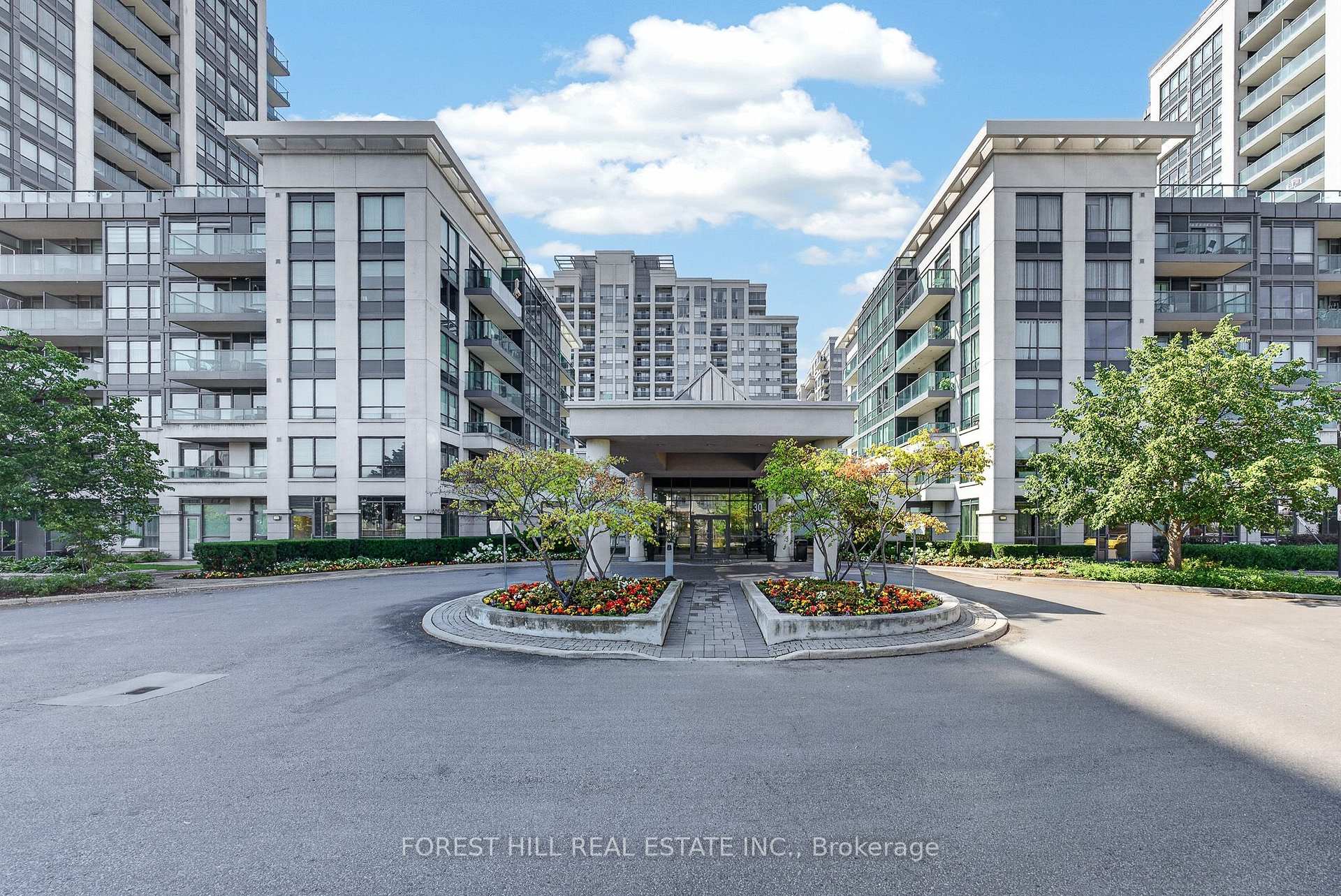 Photo 3 of Unit 514, 20 North Park Road, Vaughan, Beverley Glen — HOMEH