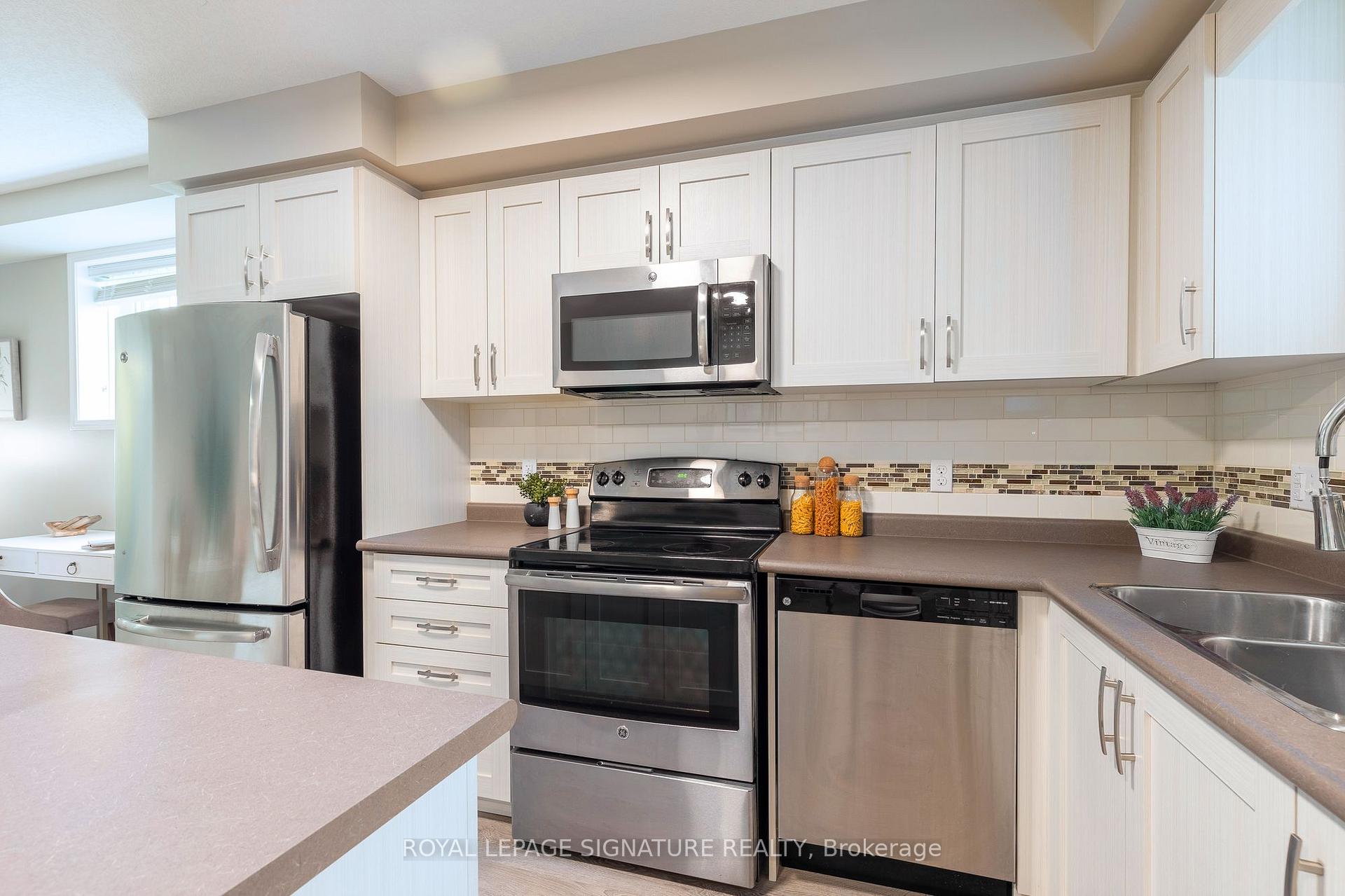 Photo 15 of Unit 23D, 388 Old Huron Road, Kitchener, Brigadoon — HOMEH