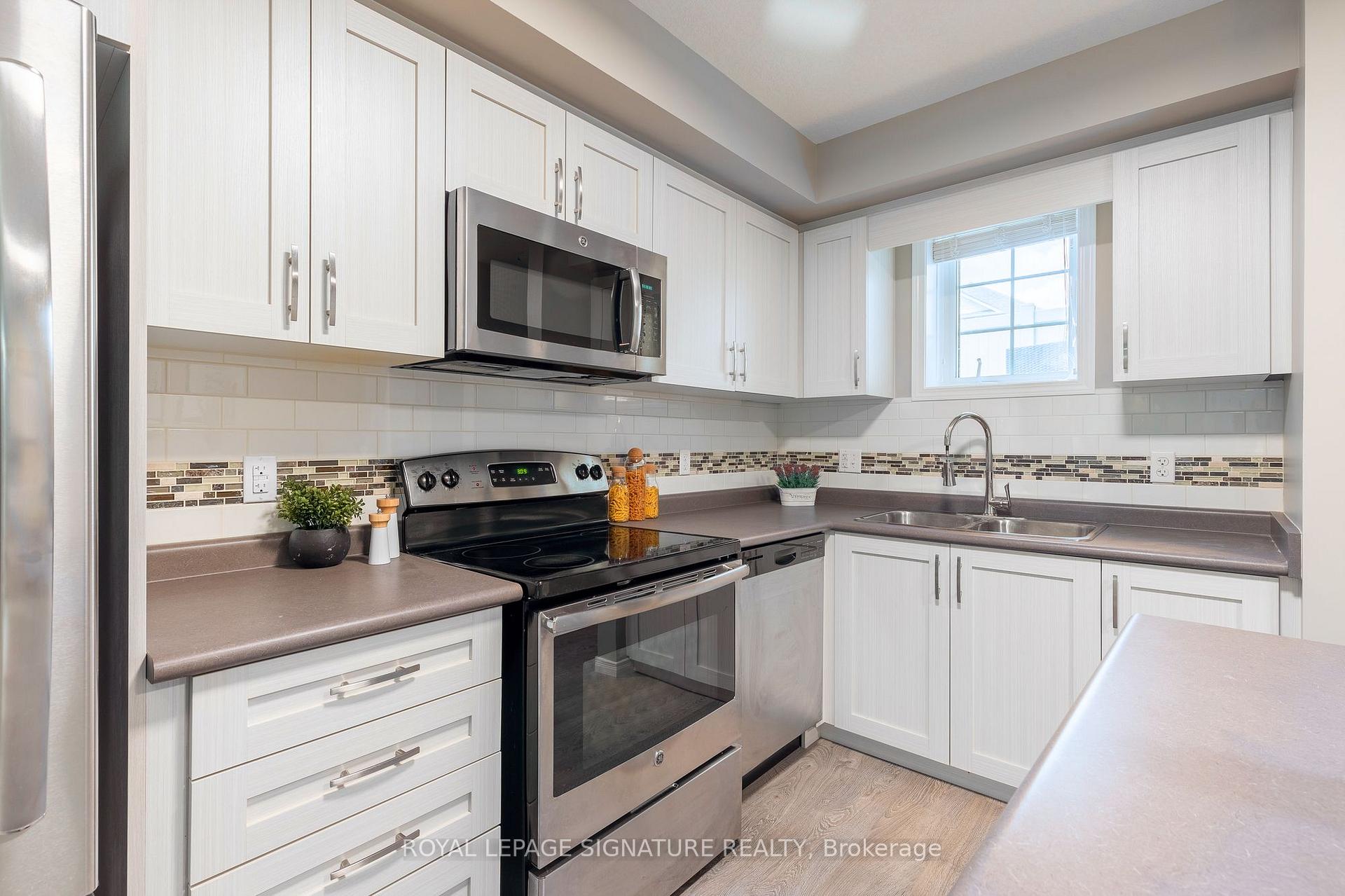 Photo 16 of Unit 23D, 388 Old Huron Road, Kitchener, Brigadoon — HOMEH