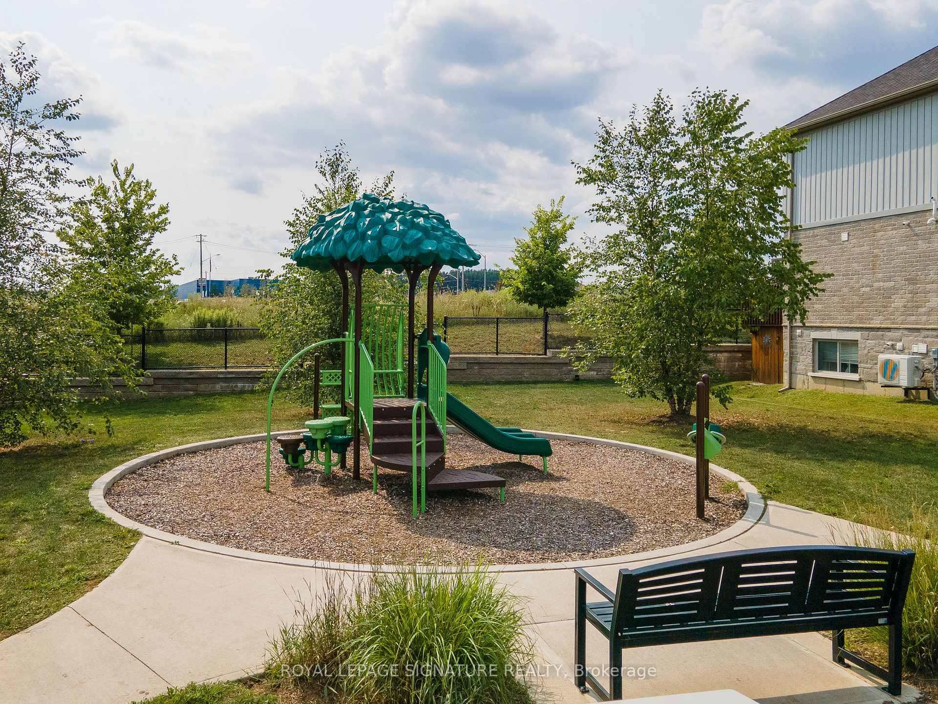 Photo 18 of Unit 23D, 388 Old Huron Road, Kitchener, Brigadoon — HOMEH