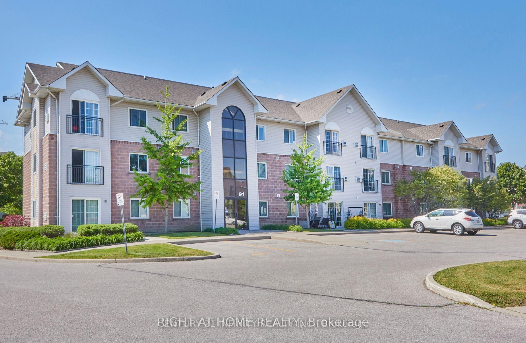 Photo 2 of Unit 302, 91 Aspen Springs Drive, Clarington, Bowmanville — HOMEH