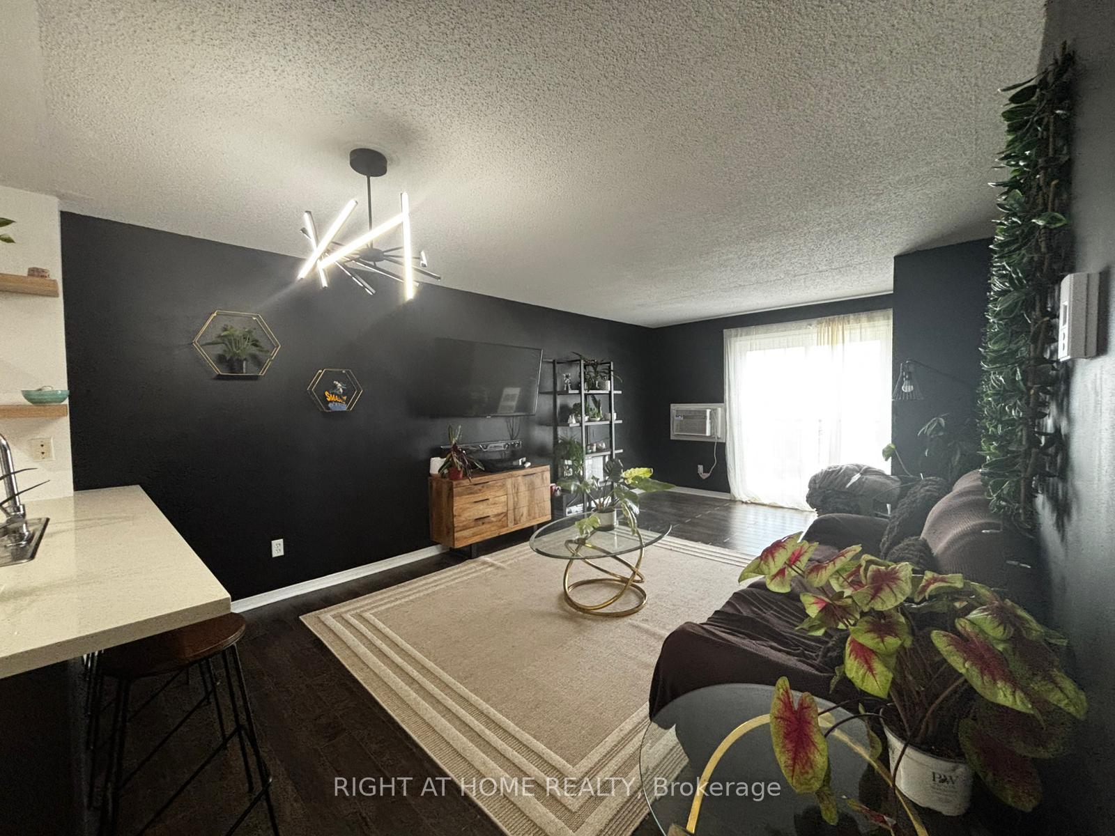 Photo 7 of Unit 302, 91 Aspen Springs Drive, Clarington, Bowmanville — HOMEH