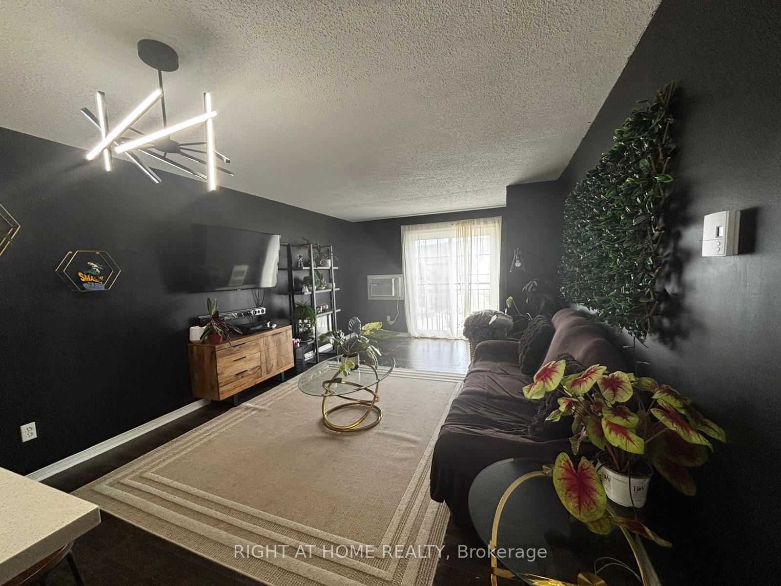 Photo 10 of Unit 302, 91 Aspen Springs Drive, Clarington, Bowmanville — HOMEH