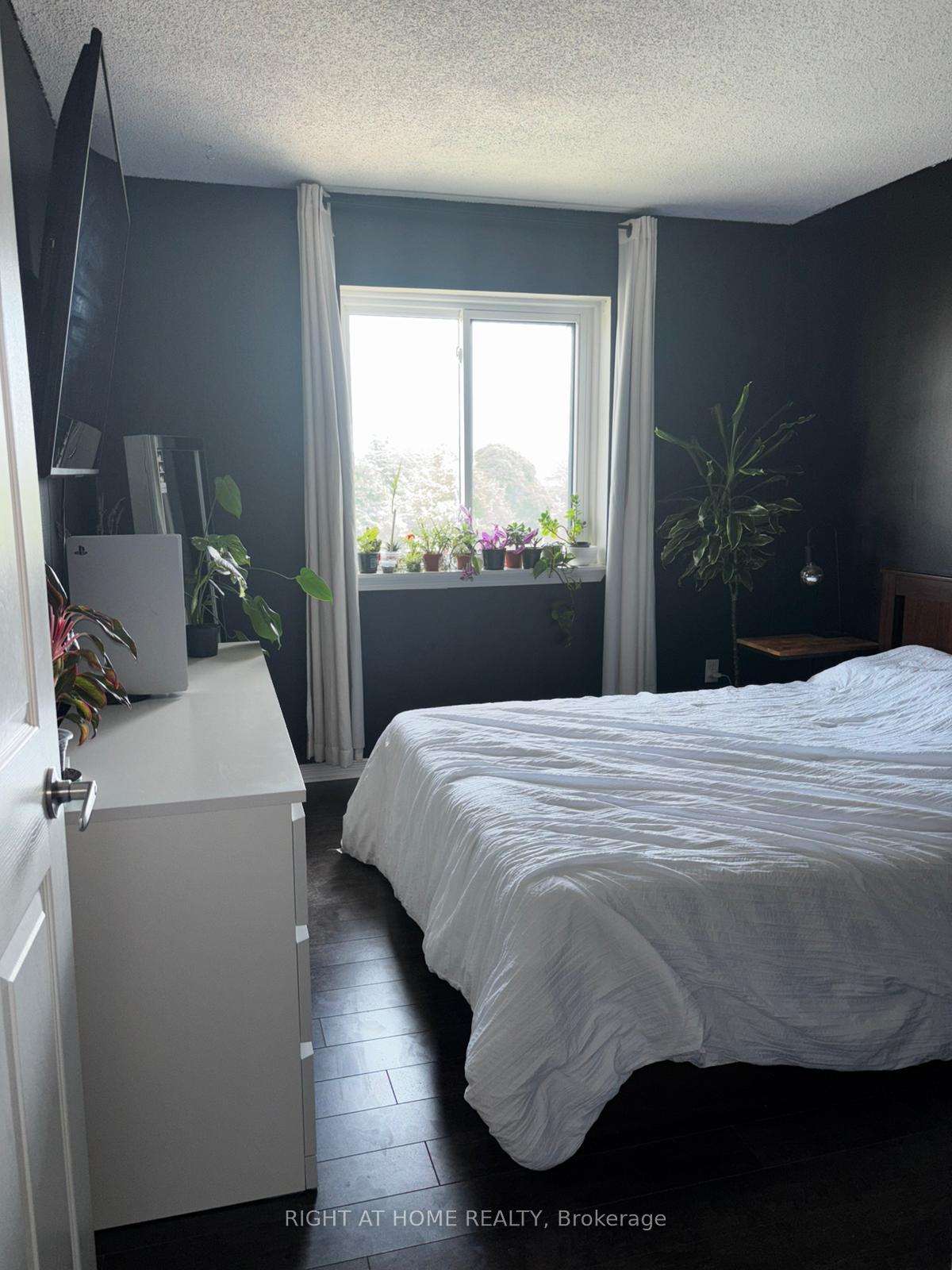 Photo 13 of Unit 302, 91 Aspen Springs Drive, Clarington, Bowmanville — HOMEH