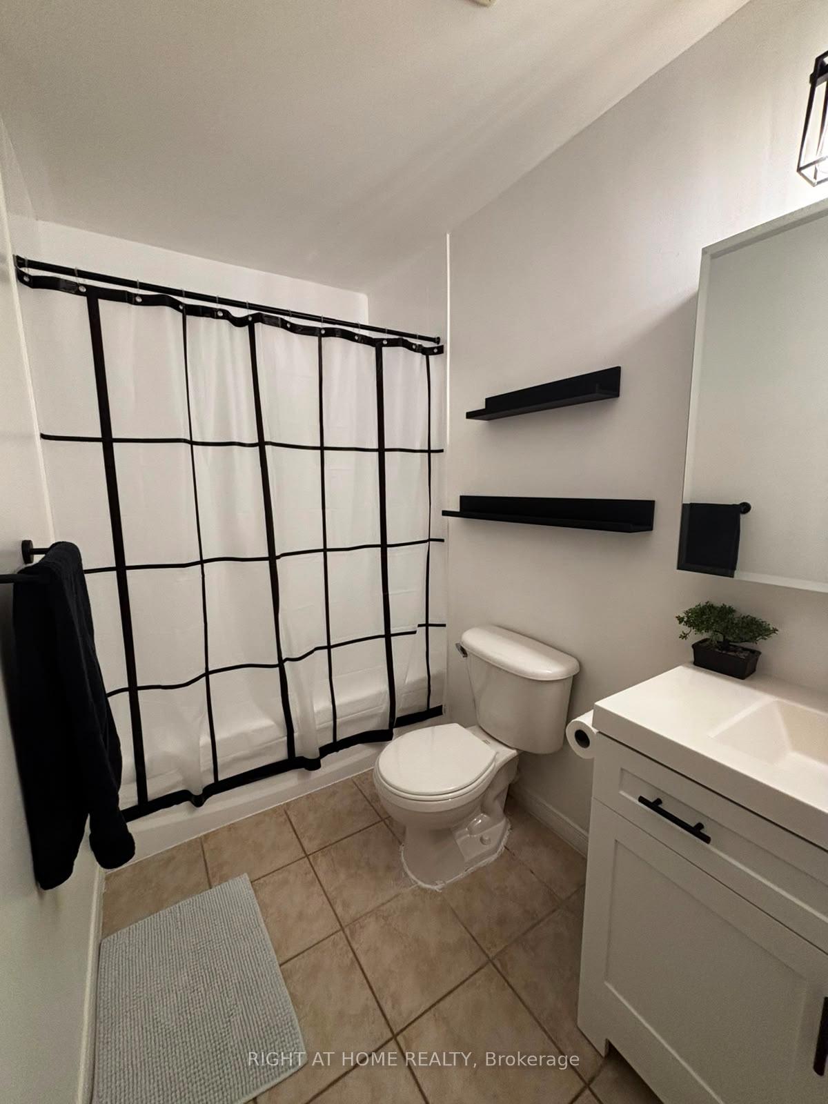 Photo 14 of Unit 302, 91 Aspen Springs Drive, Clarington, Bowmanville — HOMEH