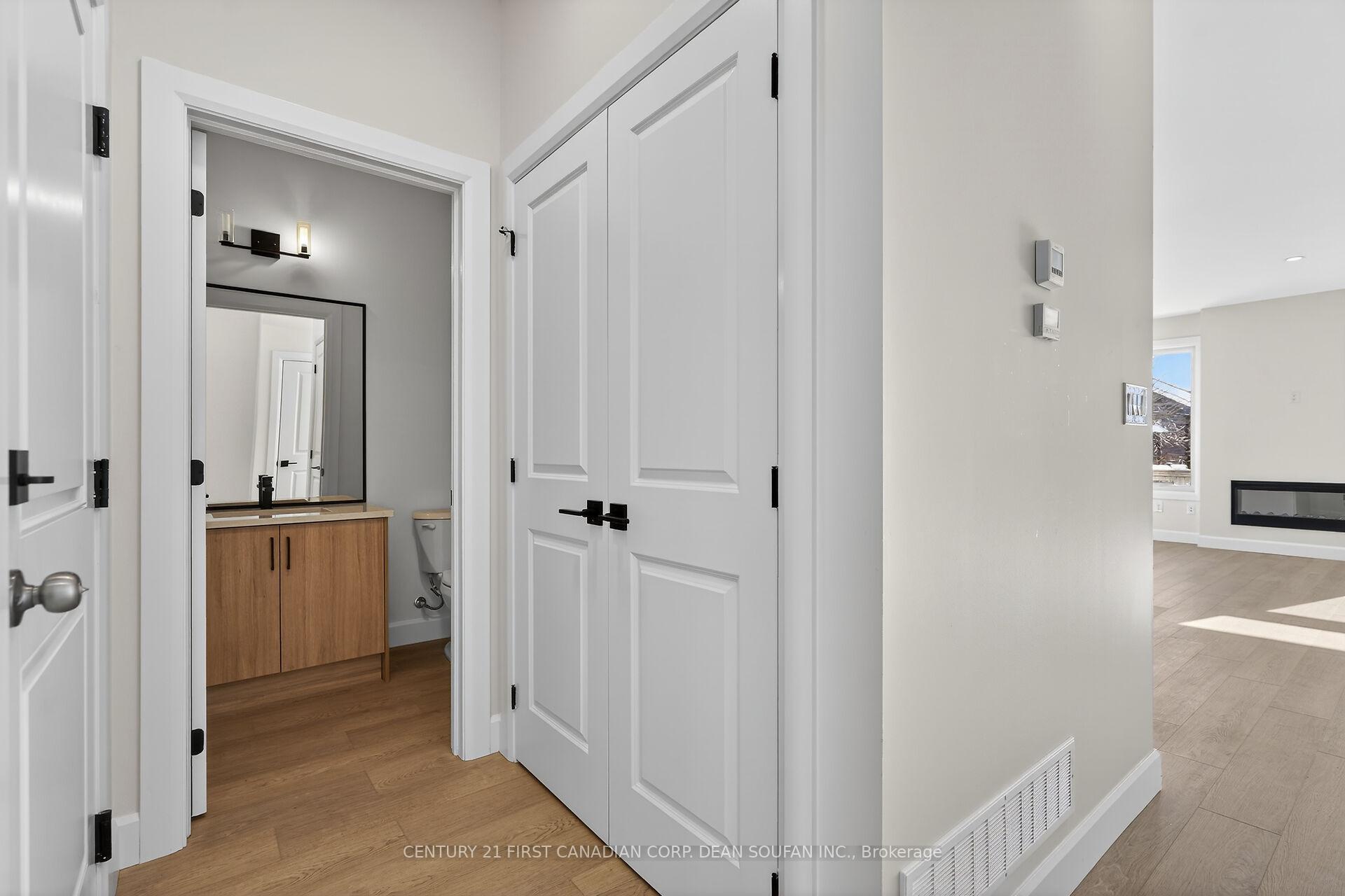 Photo 19 of 873 Catalpa Square, London, North E — HOMEH