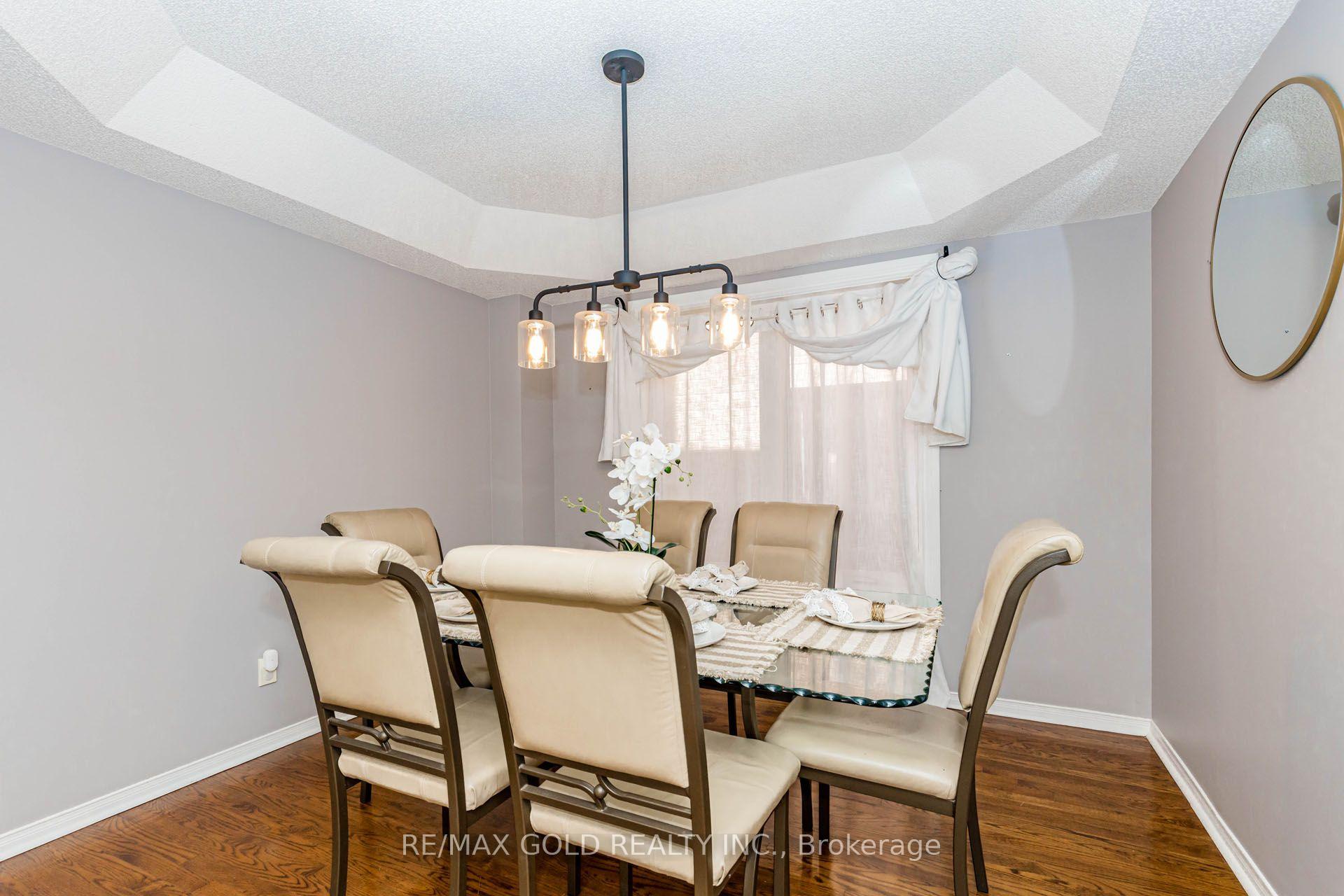 Photo 6 of 93 Lauchlin Crescent, Halton Hills, Georgetown — HOMEH