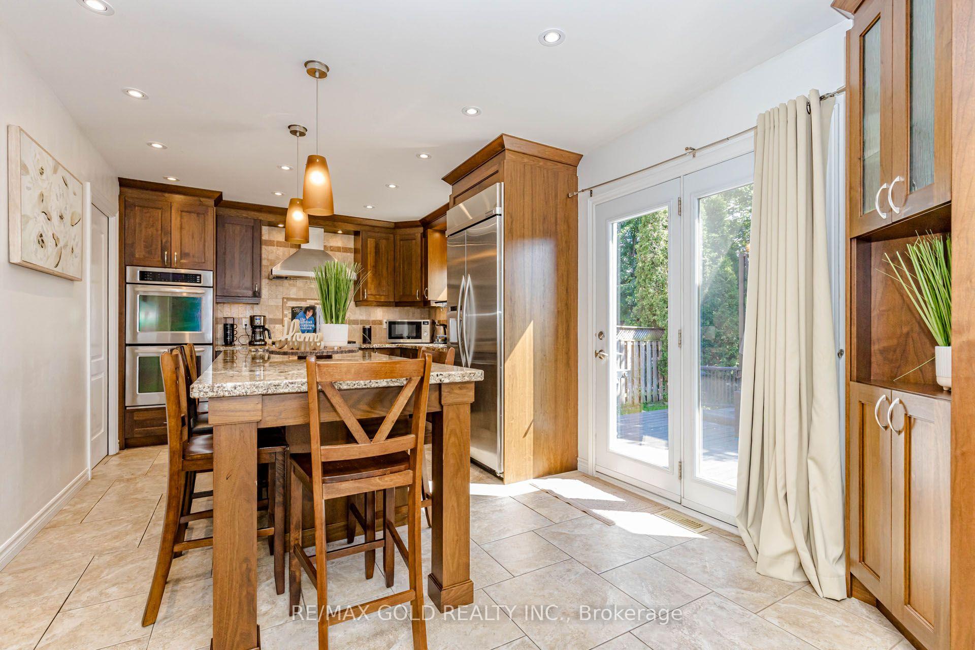 Photo 11 of 93 Lauchlin Crescent, Halton Hills, Georgetown — HOMEH