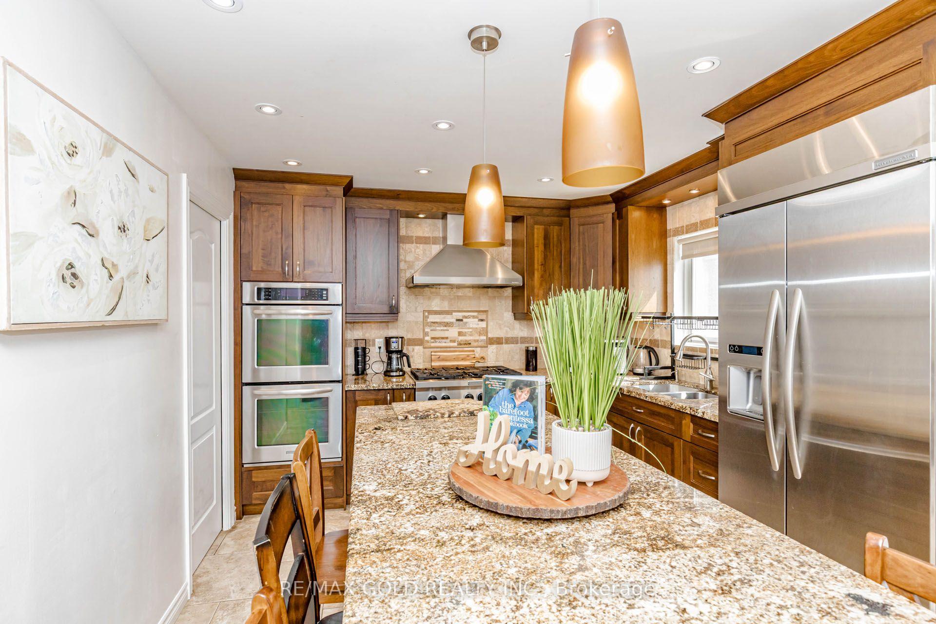 Photo 12 of 93 Lauchlin Crescent, Halton Hills, Georgetown — HOMEH