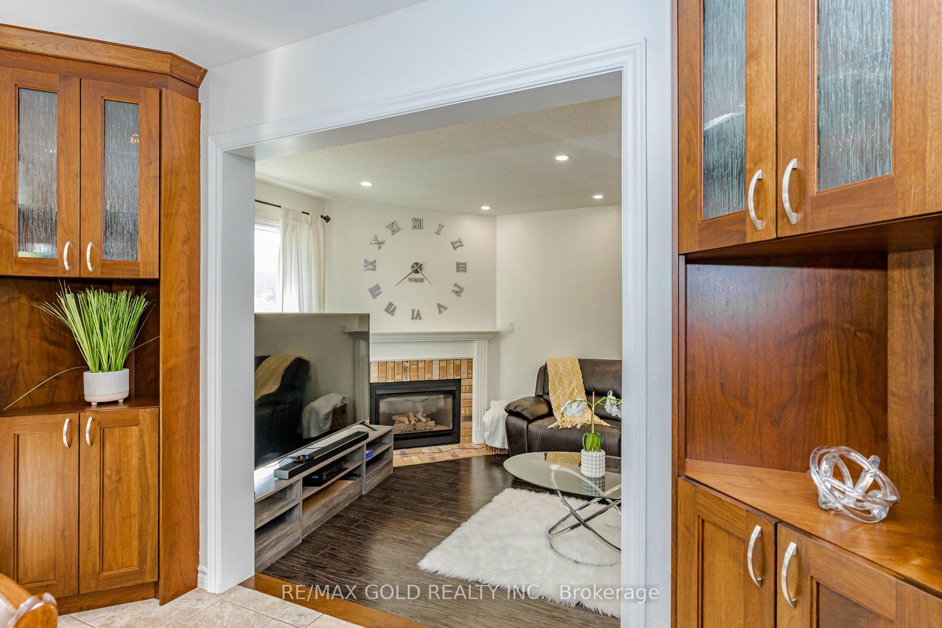 Photo 14 of 93 Lauchlin Crescent, Halton Hills, Georgetown — HOMEH