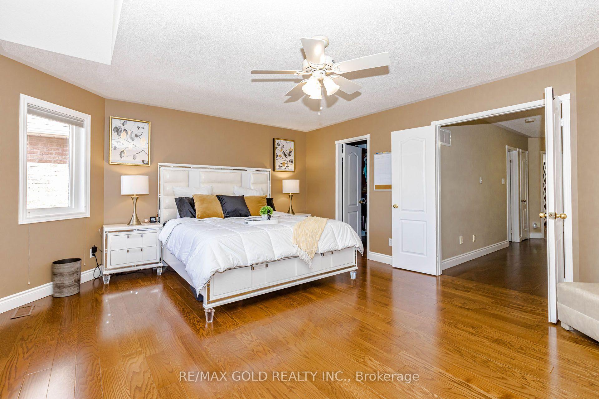 Photo 18 of 93 Lauchlin Crescent, Halton Hills, Georgetown — HOMEH
