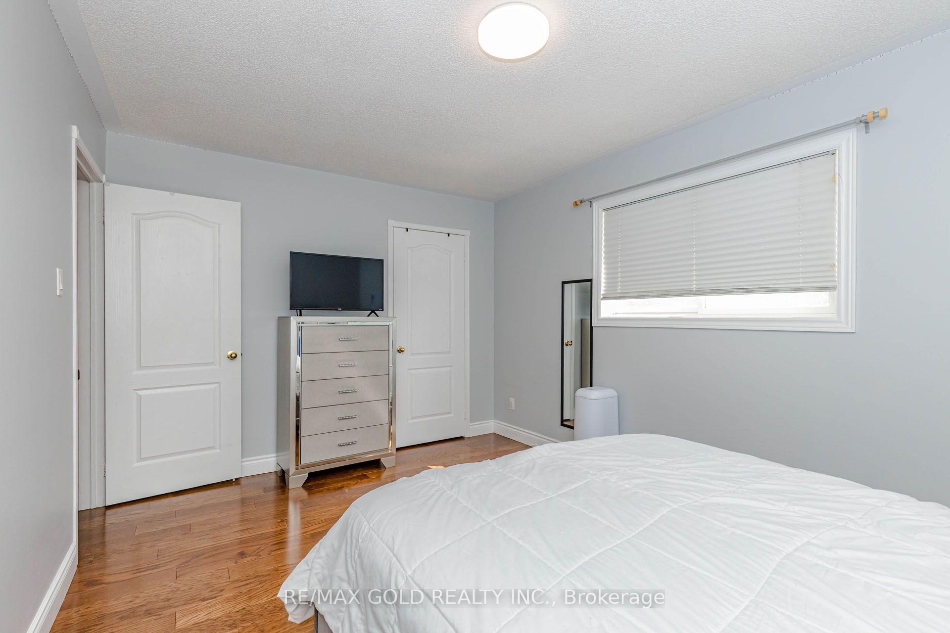 Photo 25 of 93 Lauchlin Crescent, Halton Hills, Georgetown — HOMEH