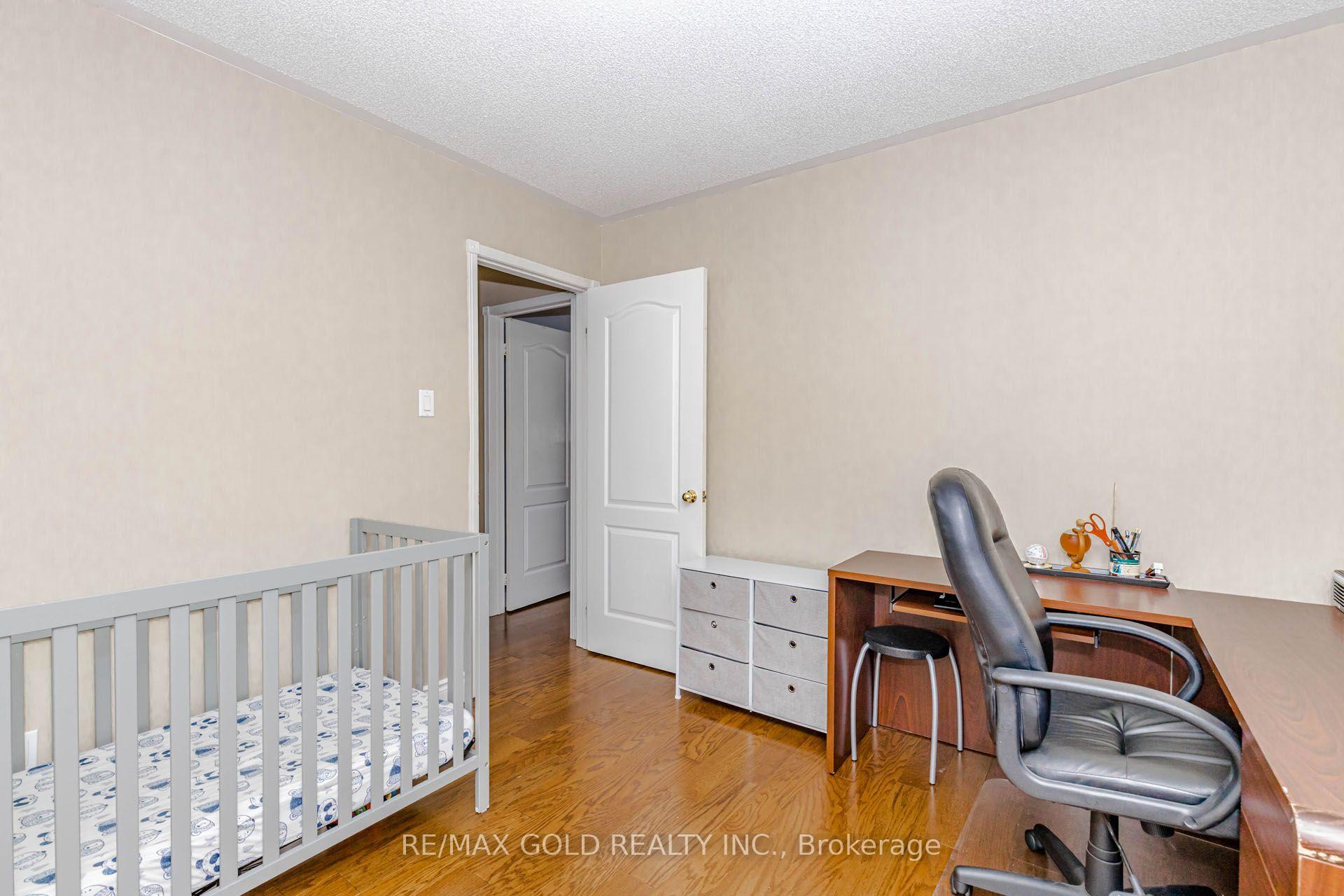 Photo 28 of 93 Lauchlin Crescent, Halton Hills, Georgetown — HOMEH