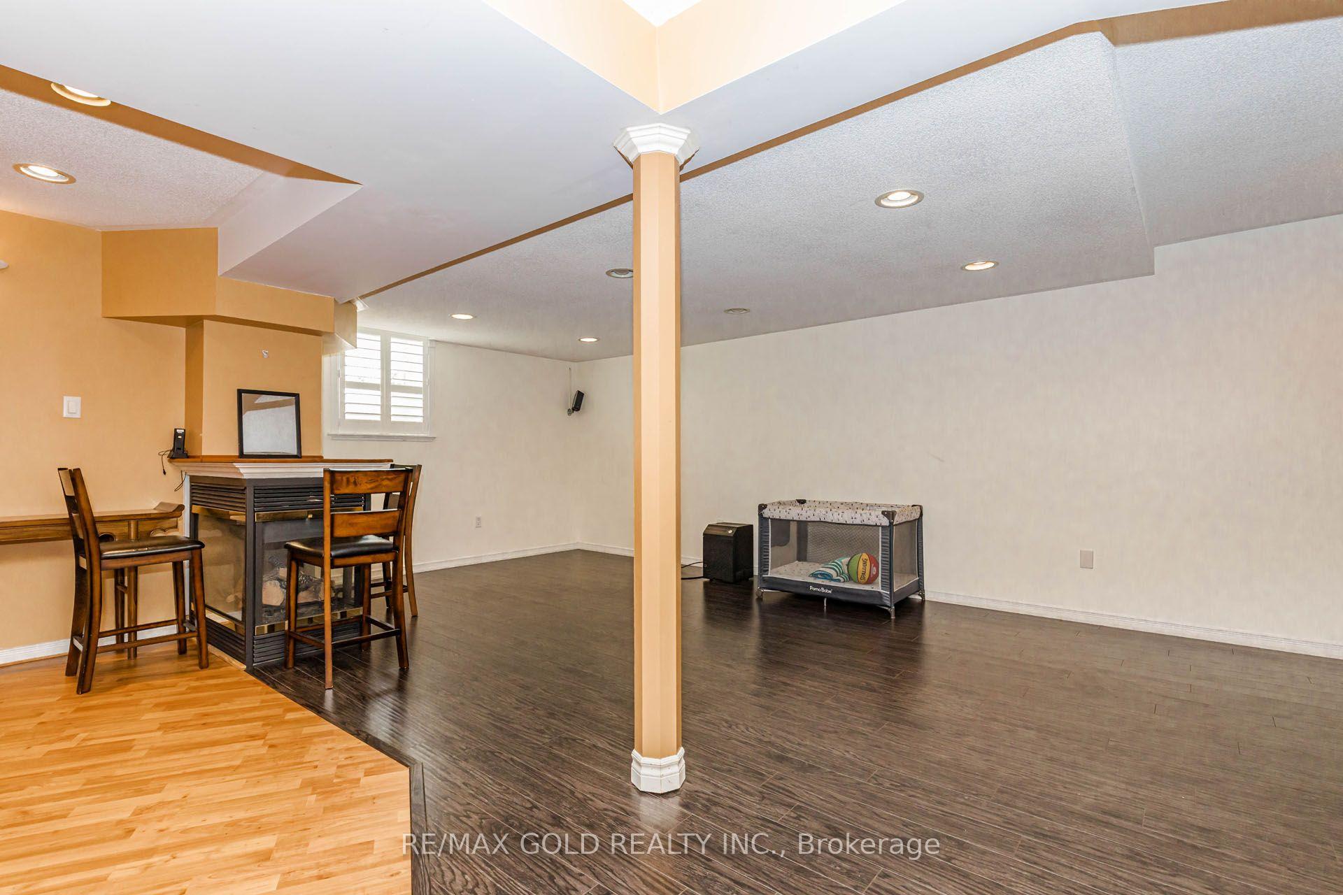 Photo 38 of 93 Lauchlin Crescent, Halton Hills, Georgetown — HOMEH