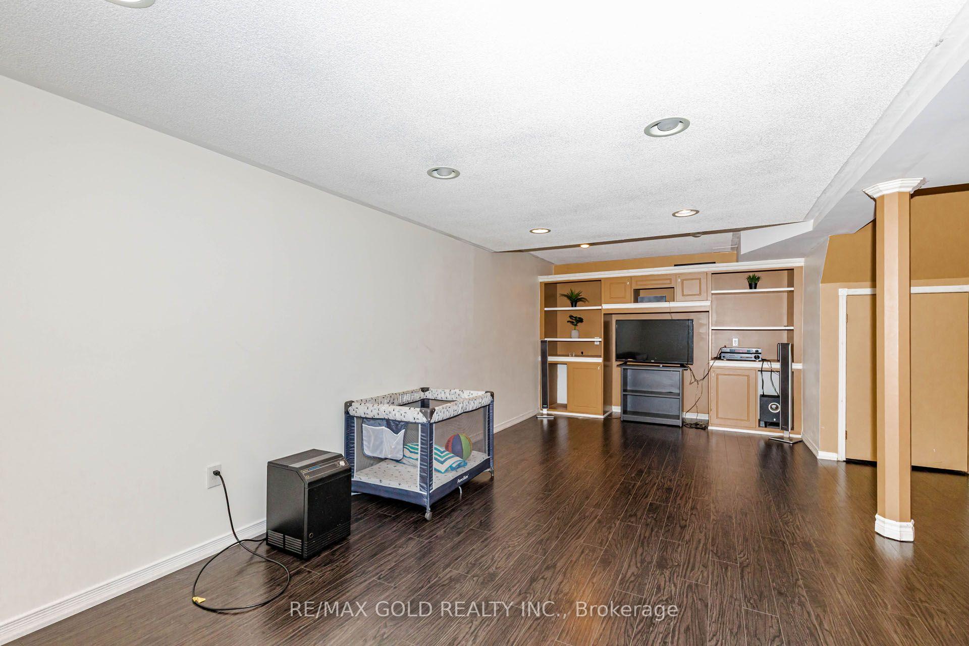 Photo 40 of 93 Lauchlin Crescent, Halton Hills, Georgetown — HOMEH
