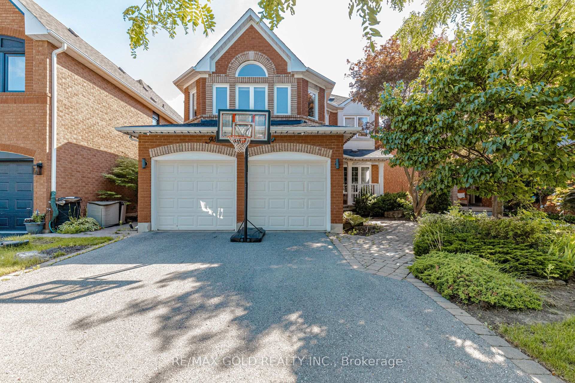 Photo 49 of 93 Lauchlin Crescent, Halton Hills, Georgetown — HOMEH