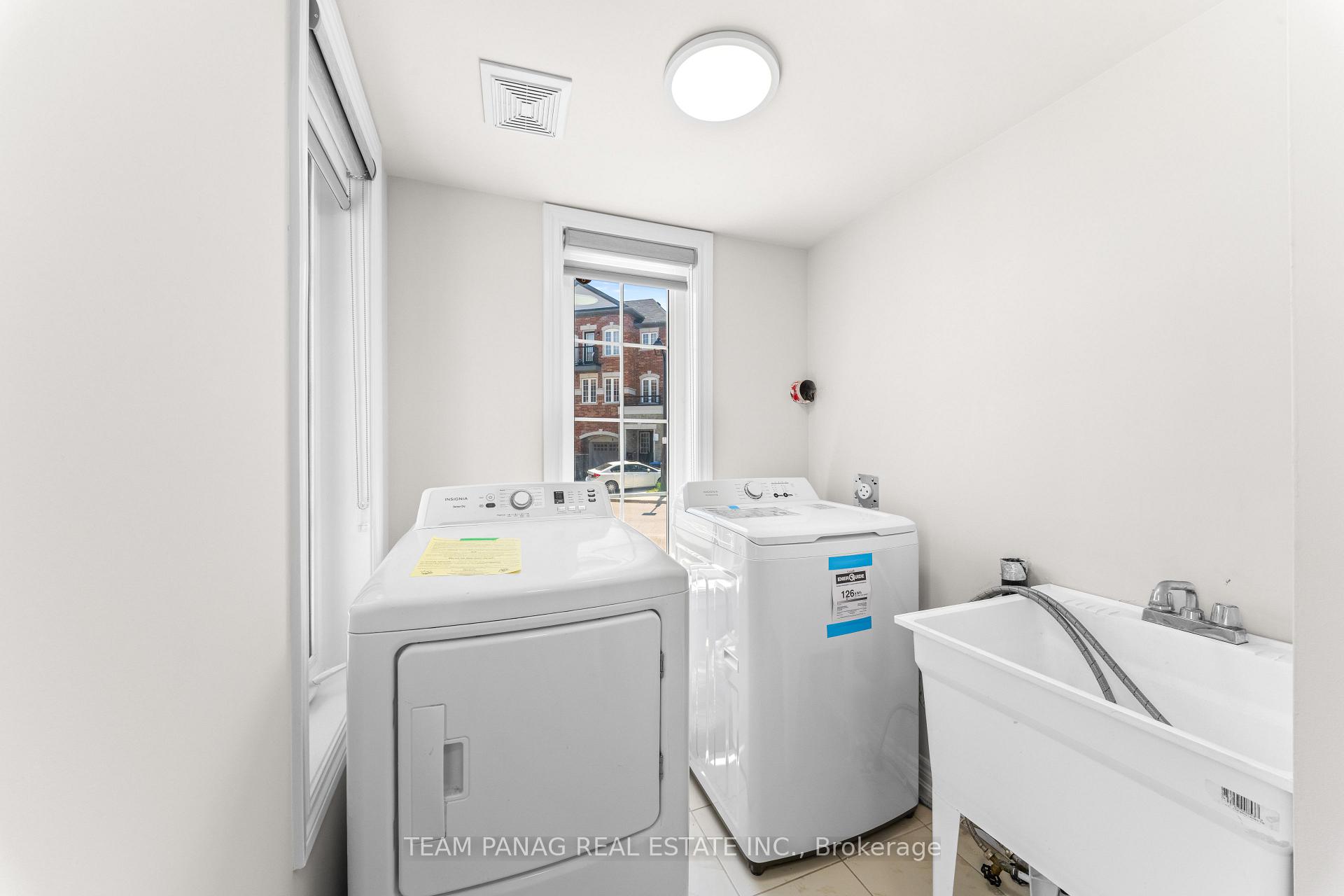 Photo 11 of 16 Rabbit Run Way, Brampton, Heart Lake East — HOMEH