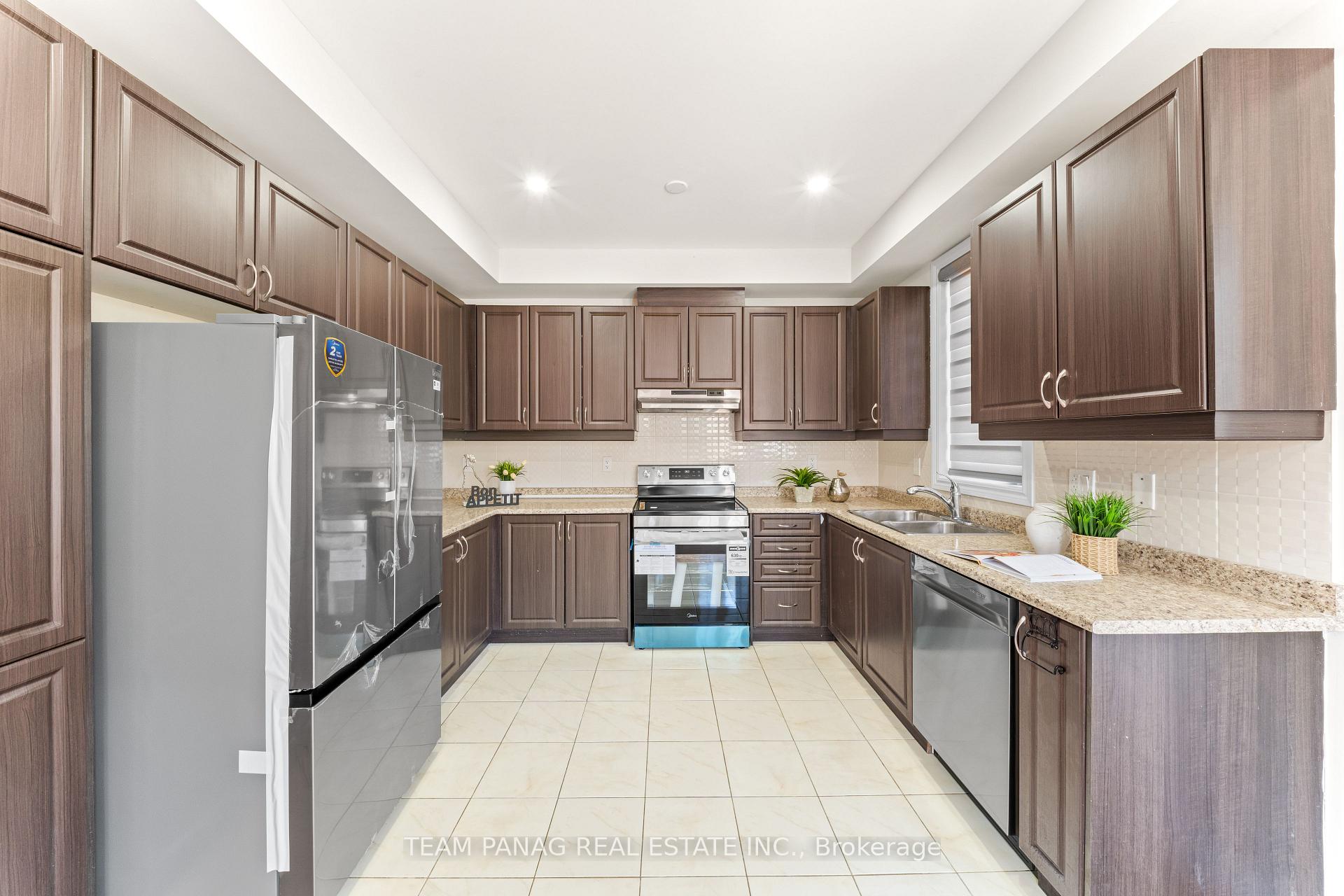 Photo 16 of 16 Rabbit Run Way, Brampton, Heart Lake East — HOMEH