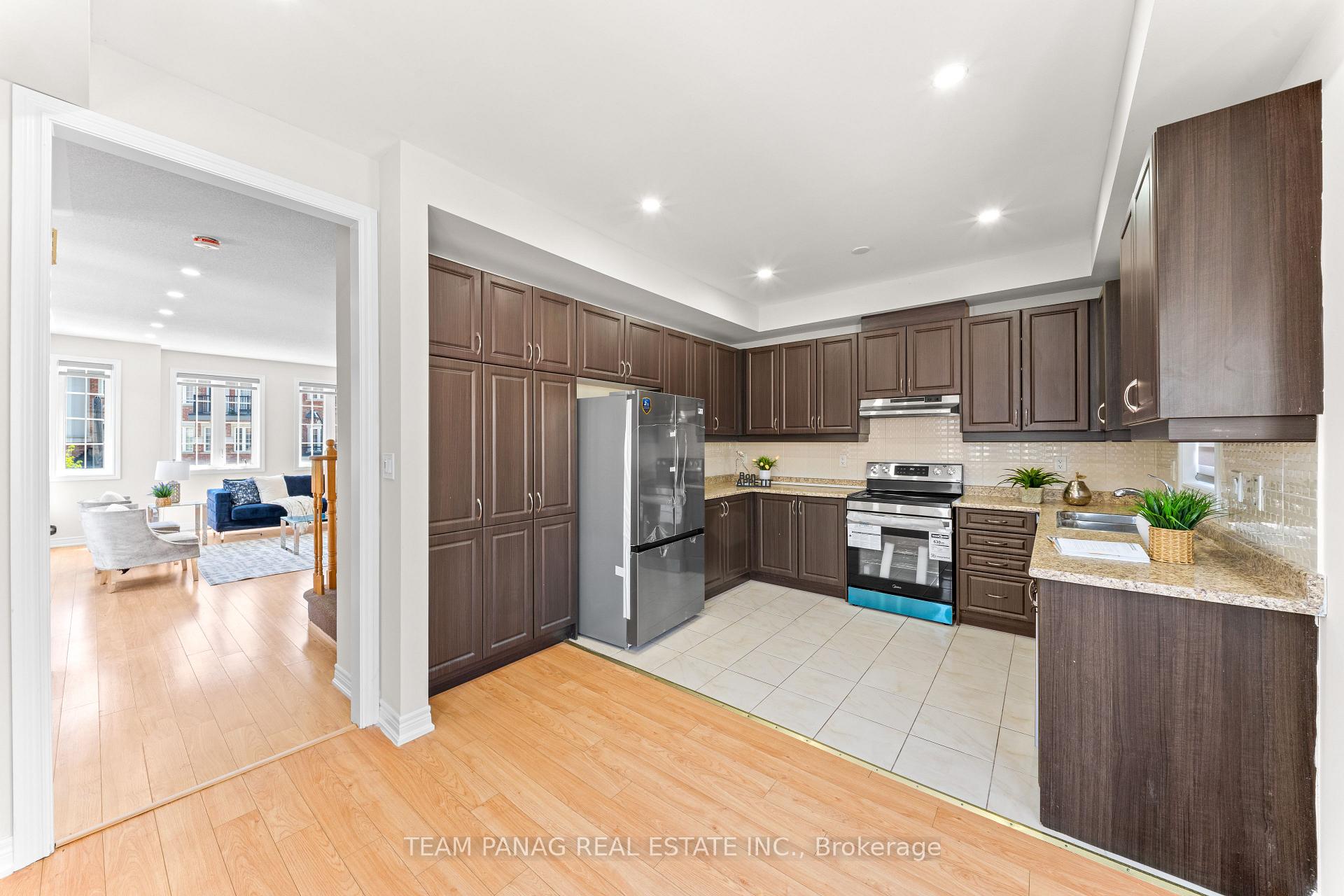 Photo 17 of 16 Rabbit Run Way, Brampton, Heart Lake East — HOMEH