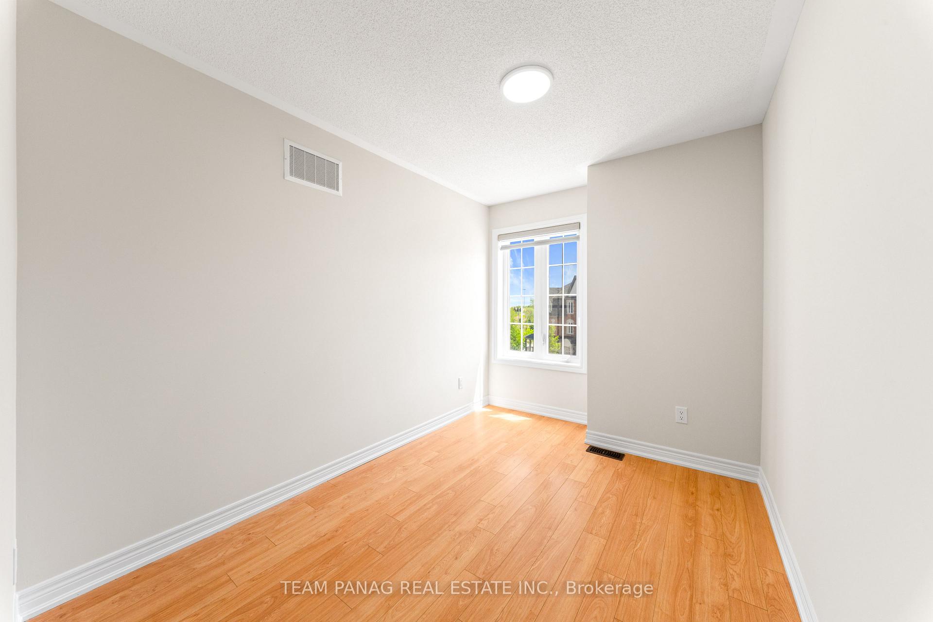 Photo 22 of 16 Rabbit Run Way, Brampton, Heart Lake East — HOMEH