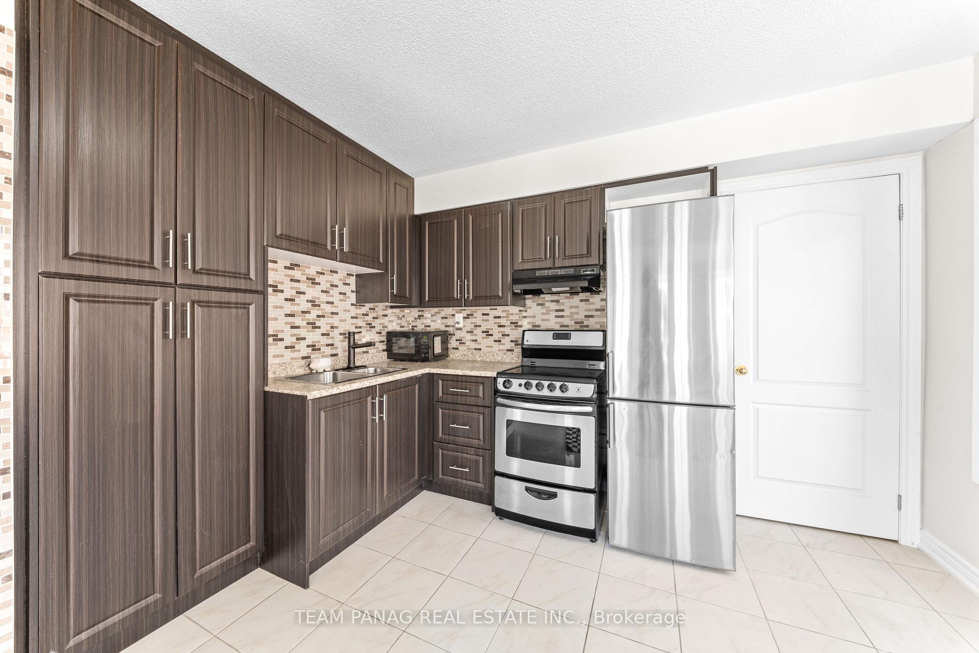Photo 28 of 16 Rabbit Run Way, Brampton, Heart Lake East — HOMEH