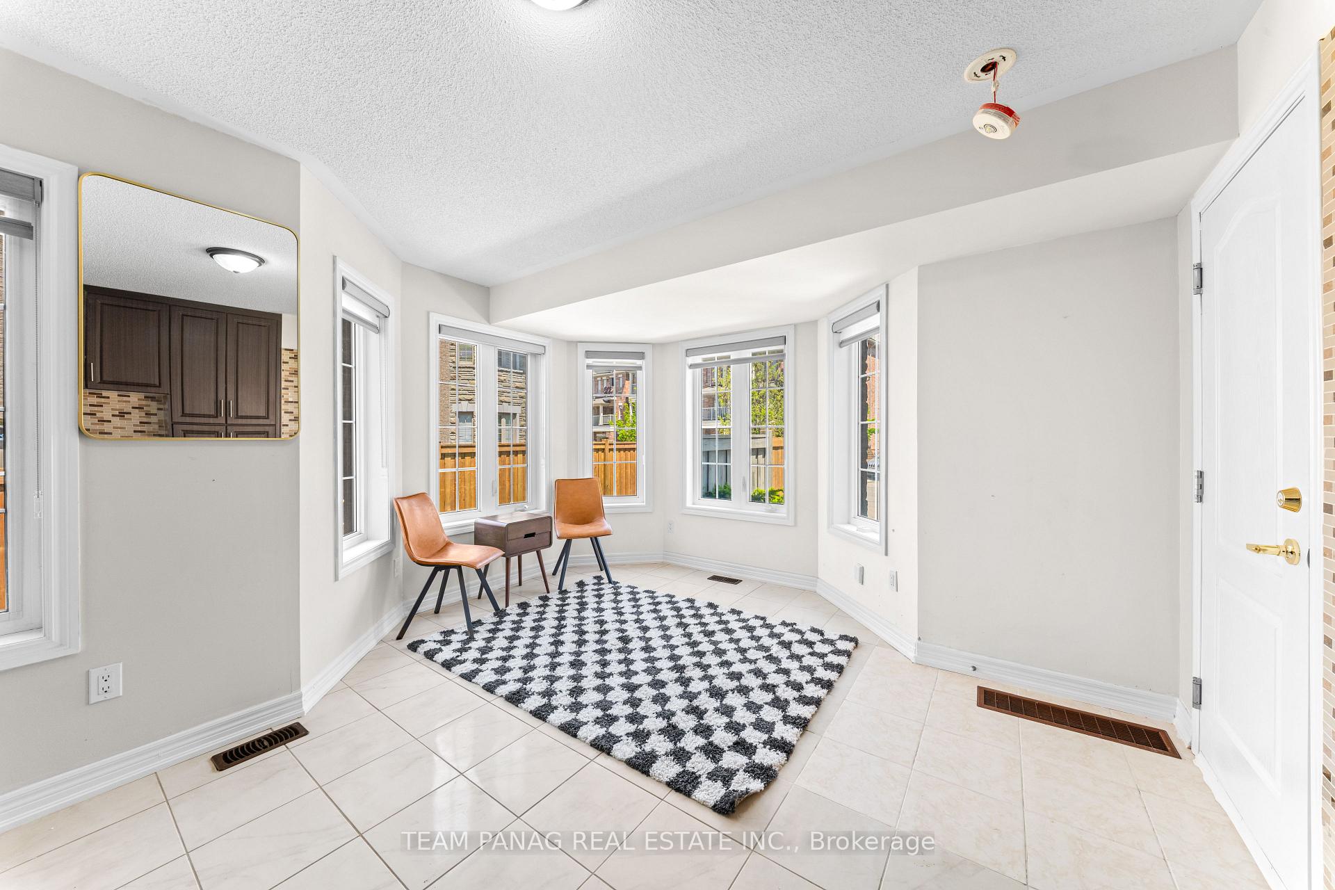 Photo 29 of 16 Rabbit Run Way, Brampton, Heart Lake East — HOMEH