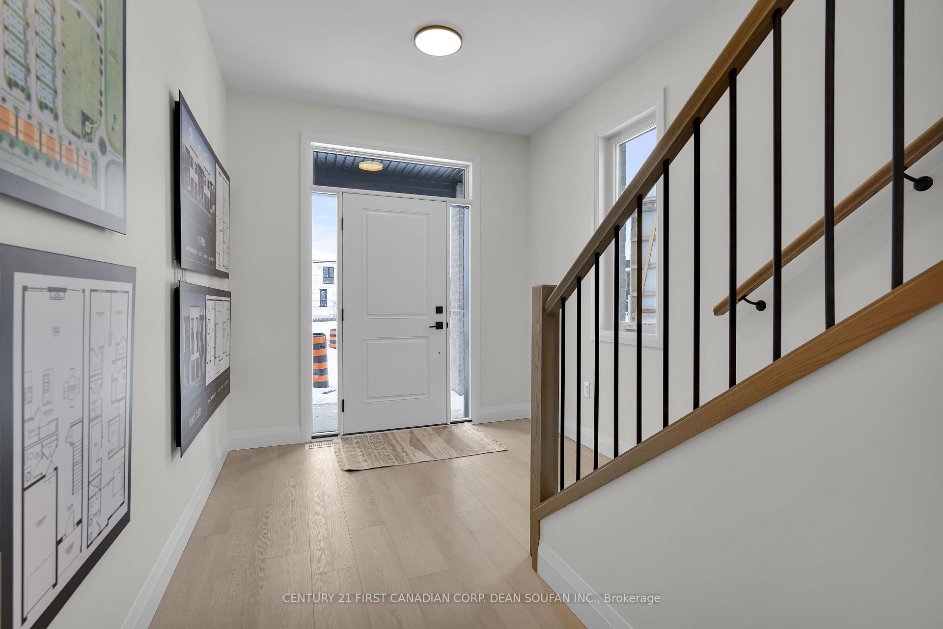 Photo 3 of 877 Catalpa Square, London, North E — HOMEH