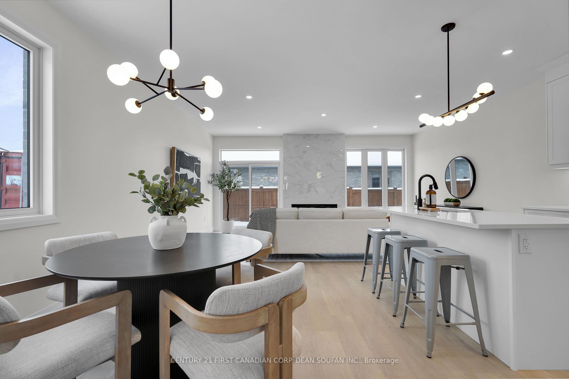 Photo 5 of 877 Catalpa Square, London, North E — HOMEH