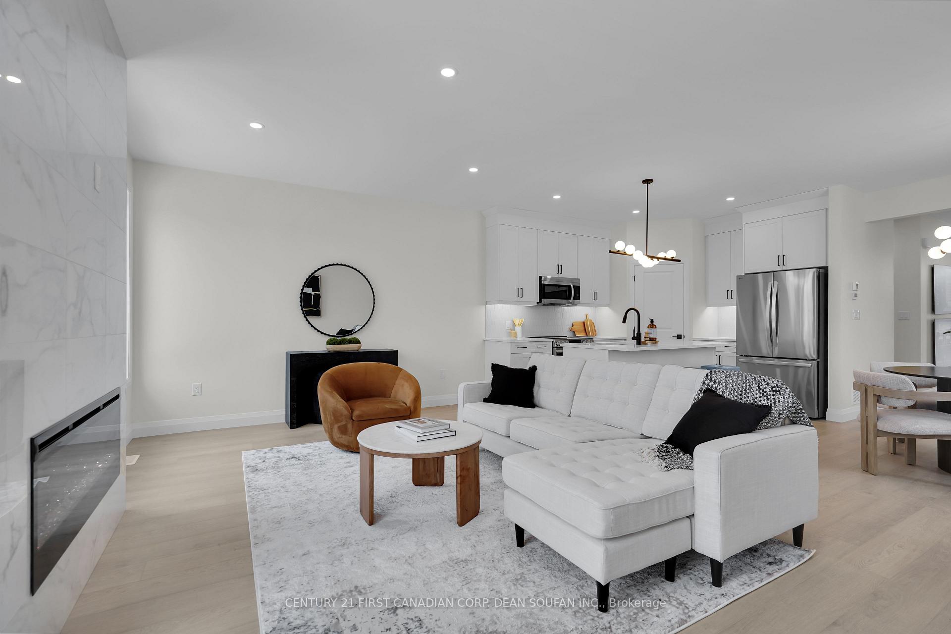 Photo 7 of 877 Catalpa Square, London, North E — HOMEH