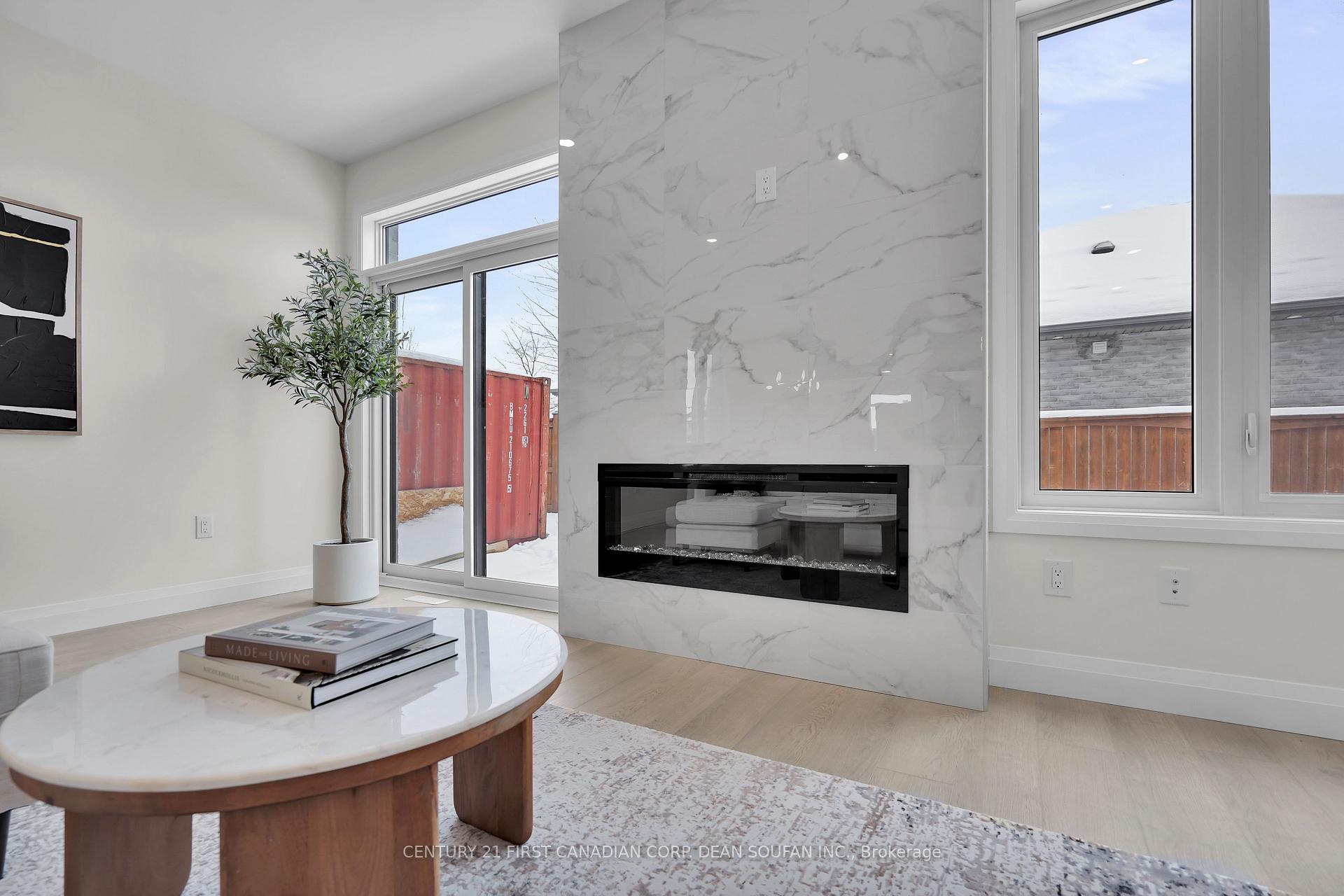 Photo 8 of 877 Catalpa Square, London, North E — HOMEH