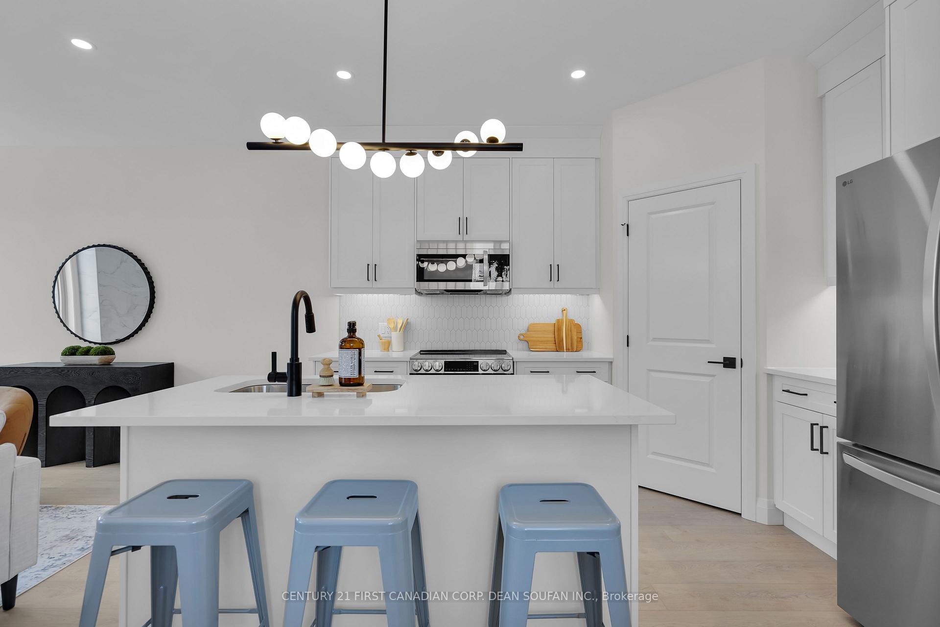 Photo 12 of 877 Catalpa Square, London, North E — HOMEH