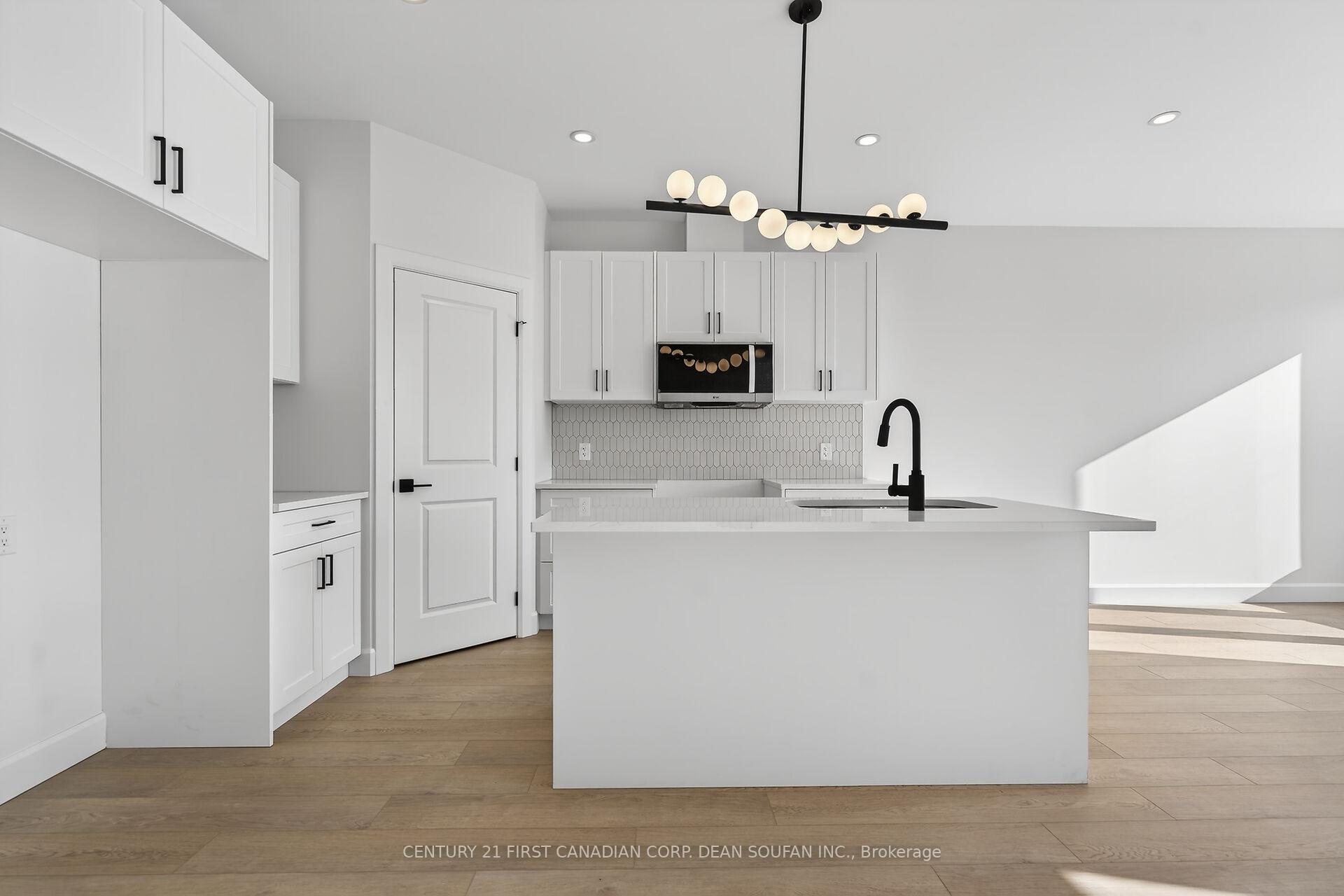 Photo 10 of 875 Catalpa Square, London, North E — HOMEH