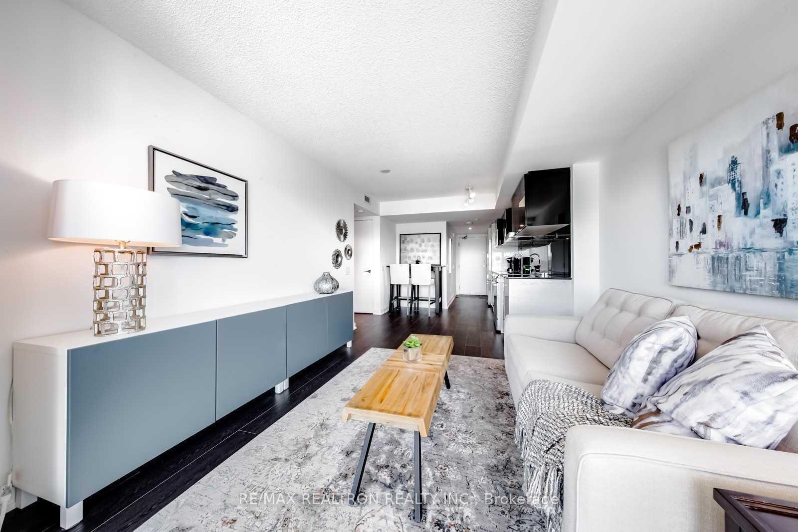 Front of Unit 2010, 72 esther shiner Boulevard
