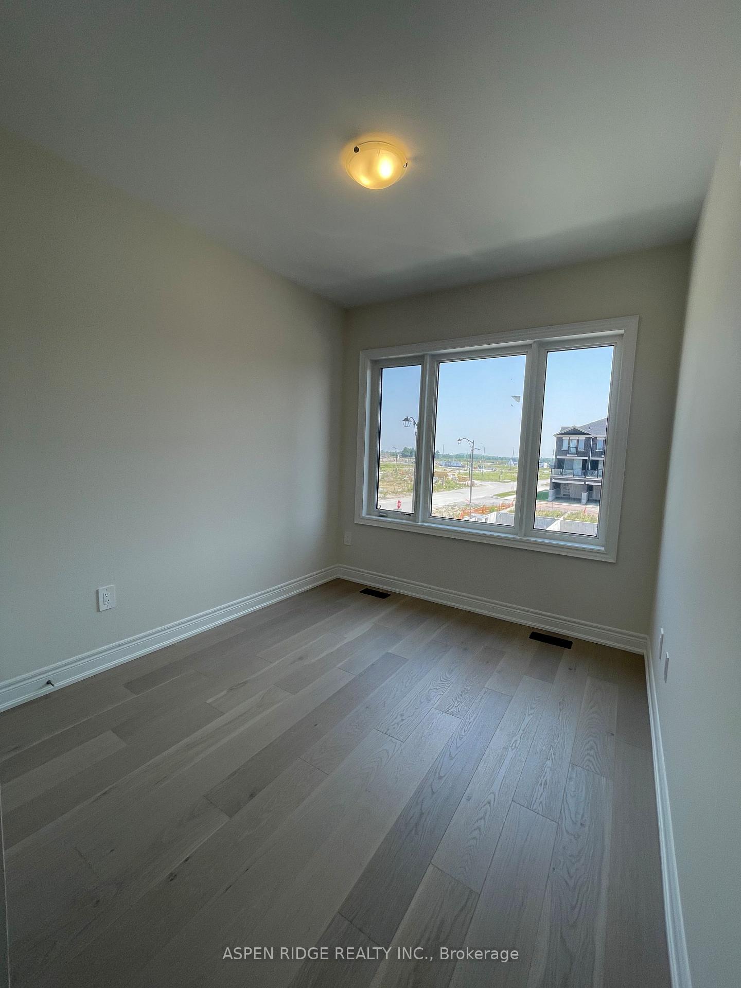 Photo 37 of 46 Lucy Pick Avenue, Markham, Rural Markham — HOMEH