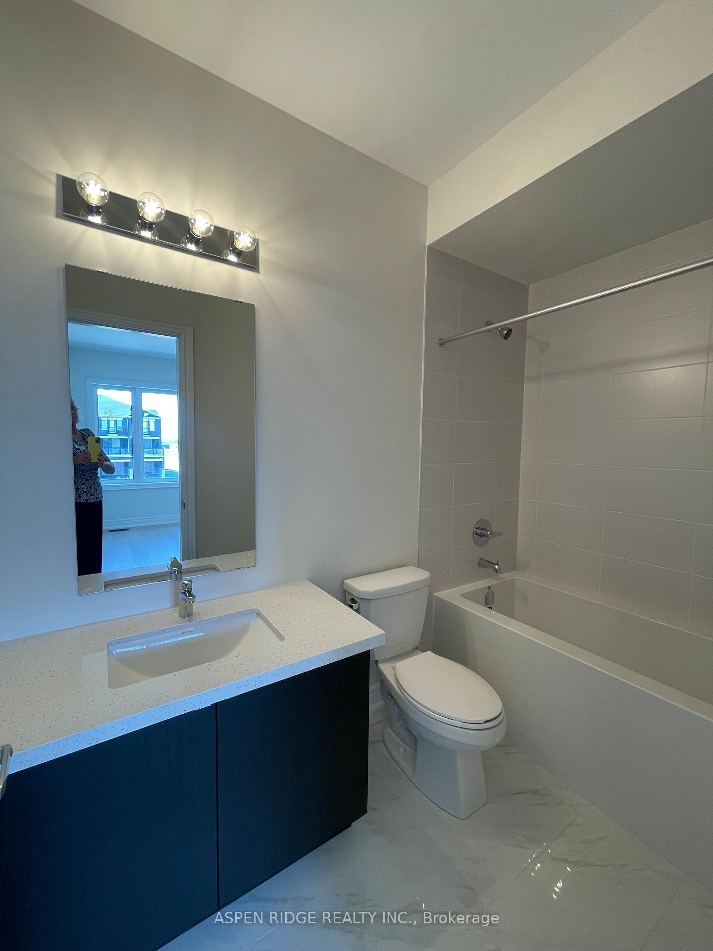 Photo 39 of 46 Lucy Pick Avenue, Markham, Rural Markham — HOMEH