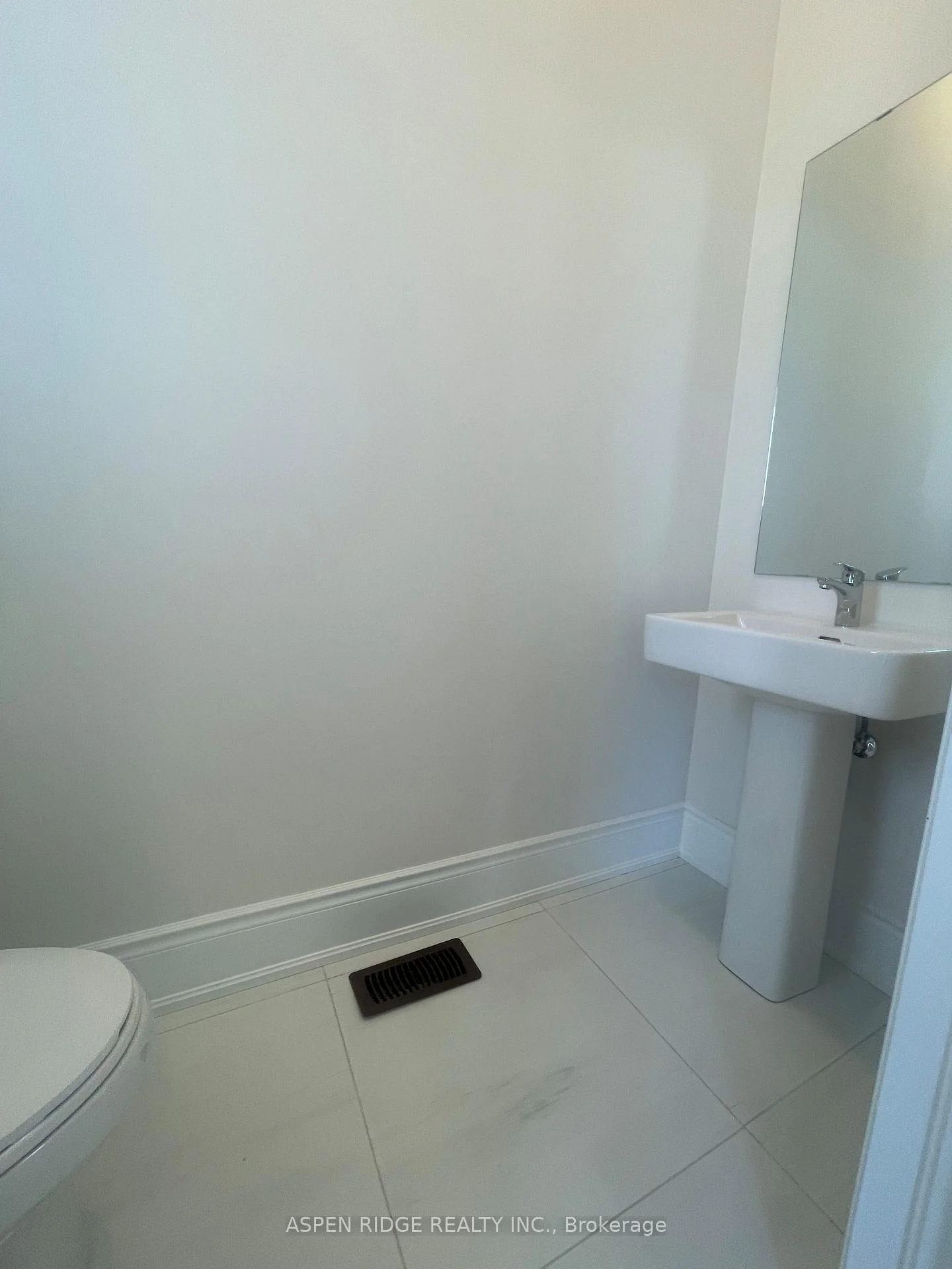 Photo 6 of 46 Lucy Pick Avenue, Markham, Rural Markham — HOMEH