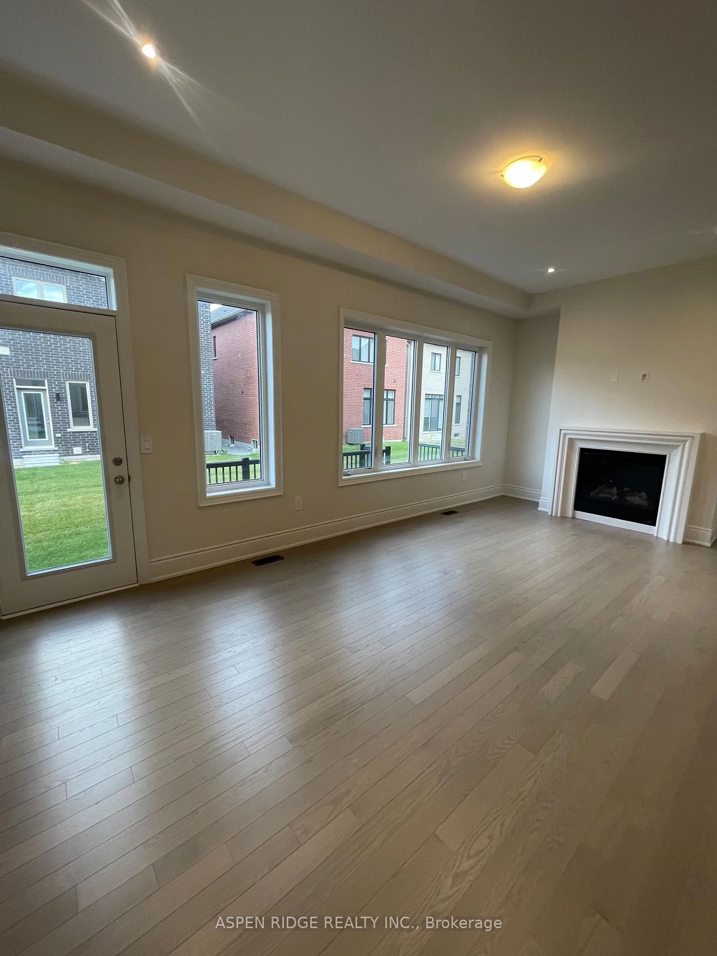 Photo 14 of 46 Lucy Pick Avenue, Markham, Rural Markham — HOMEH