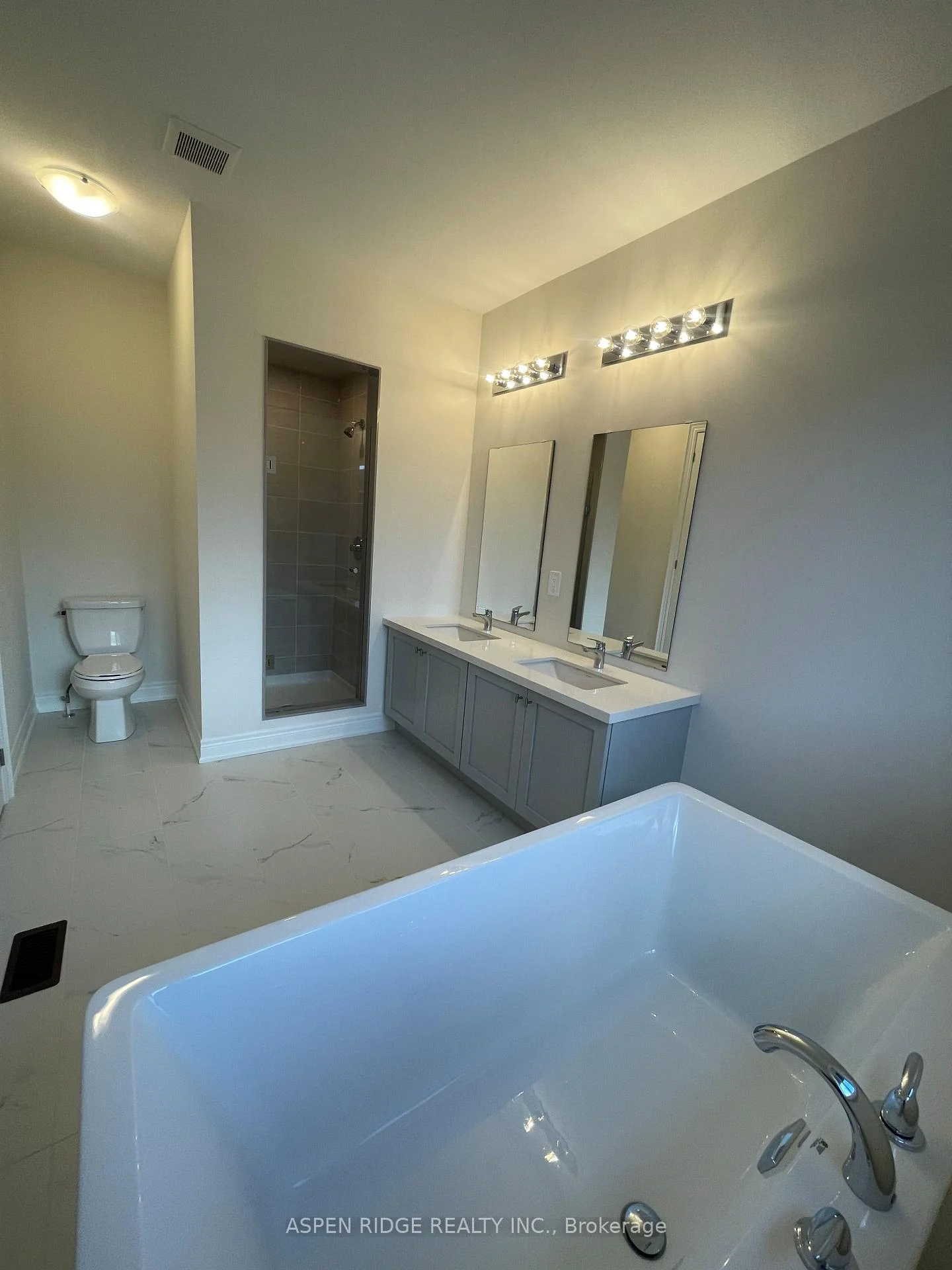 Photo 28 of 46 Lucy Pick Avenue, Markham, Rural Markham — HOMEH