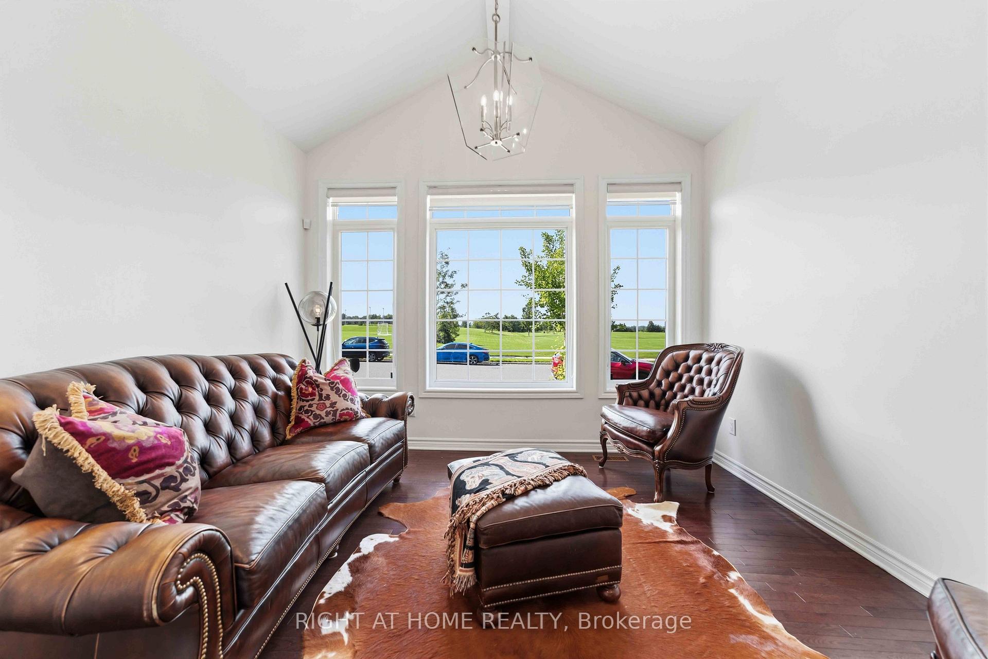 Photo 5 of 935 Rotary Way, Ottawa, Leitrim — HOMEH