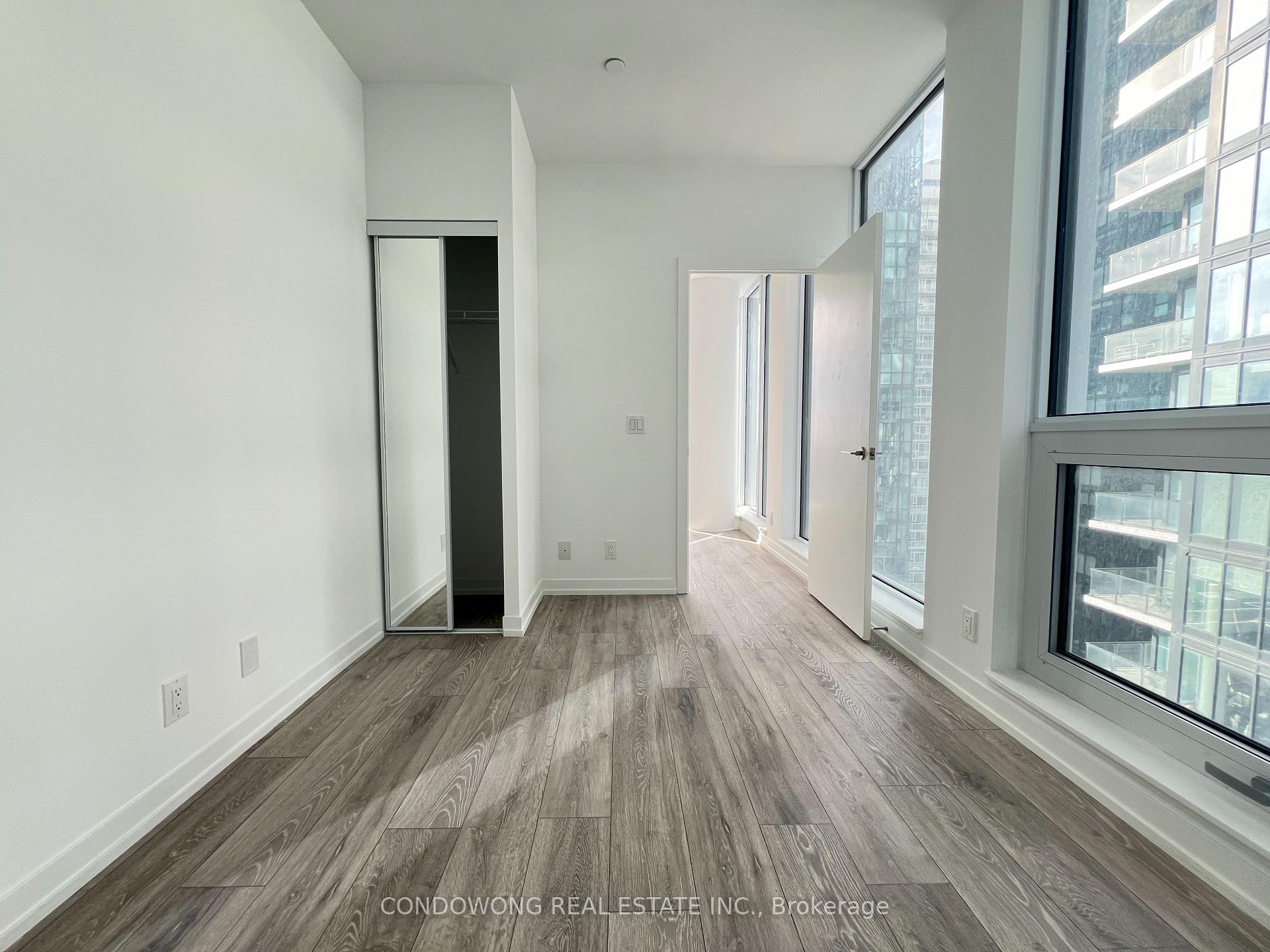 Photo 6 of Unit 2705, 55 Mercer Street, Toronto, Waterfront Communities — HOMEH