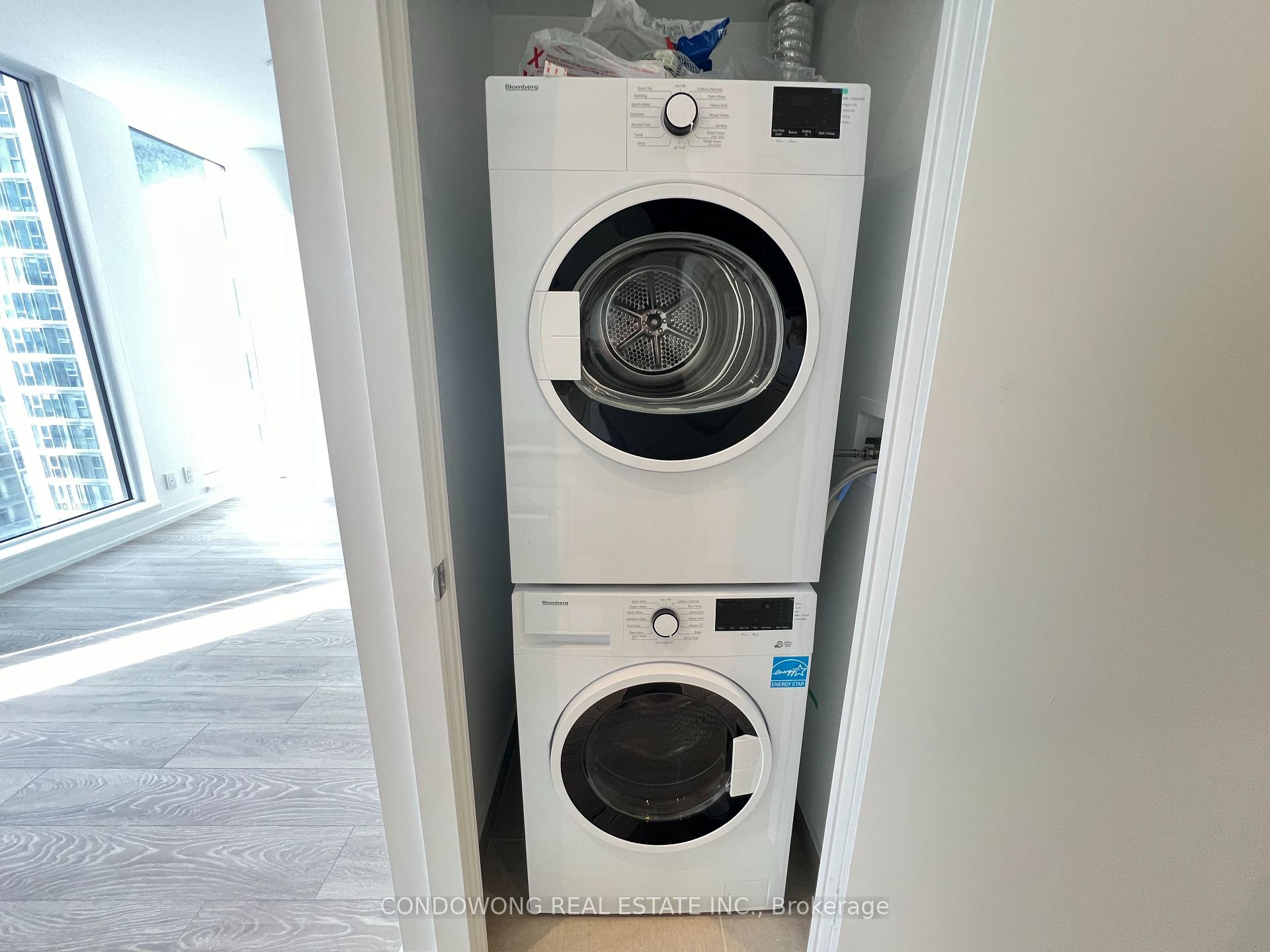 Photo 8 of Unit 2705, 55 Mercer Street, Toronto, Waterfront Communities — HOMEH