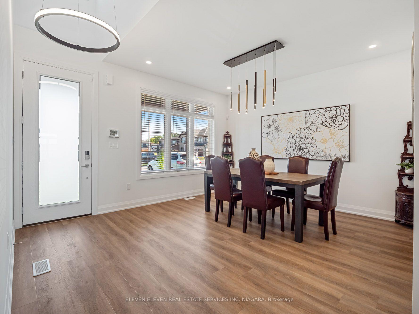 Photo 2 of 7483 Sherrilee Crescent, Niagara Falls, Brown — HOMEH