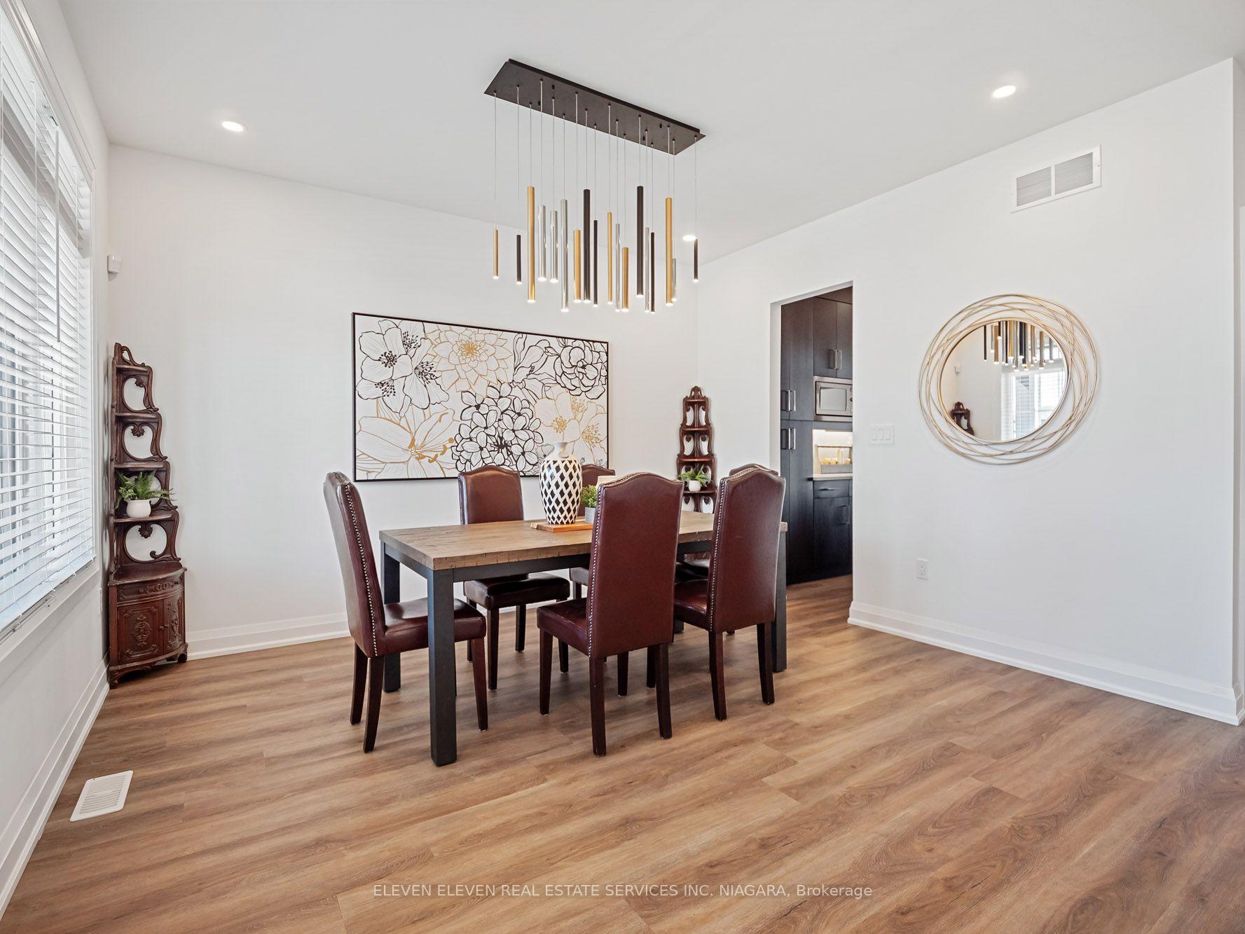 Photo 3 of 7483 Sherrilee Crescent, Niagara Falls, Brown — HOMEH