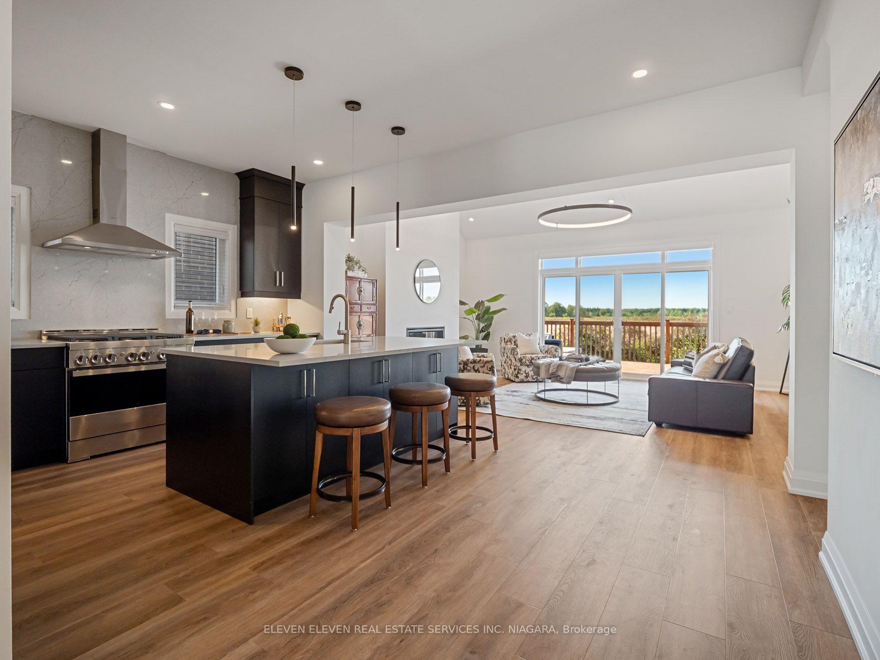 Photo 5 of 7483 Sherrilee Crescent, Niagara Falls, Brown — HOMEH
