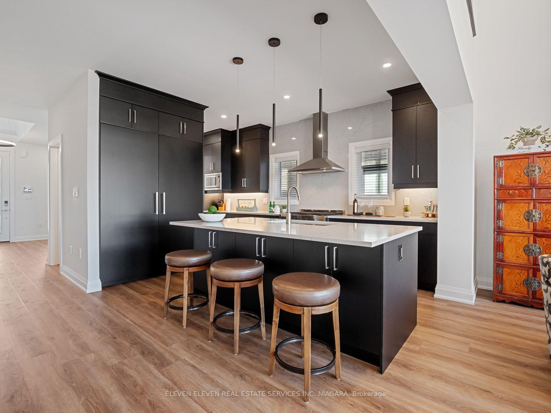 Photo 10 of 7483 Sherrilee Crescent, Niagara Falls, Brown — HOMEH