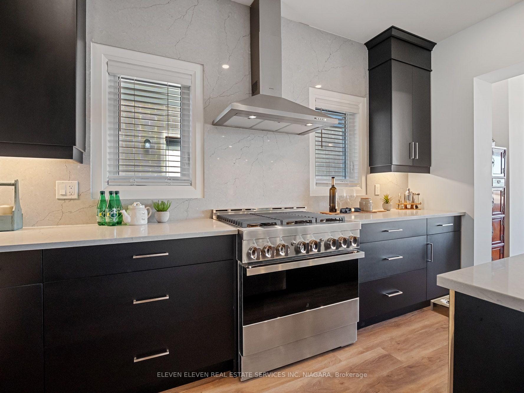 Photo 11 of 7483 Sherrilee Crescent, Niagara Falls, Brown — HOMEH